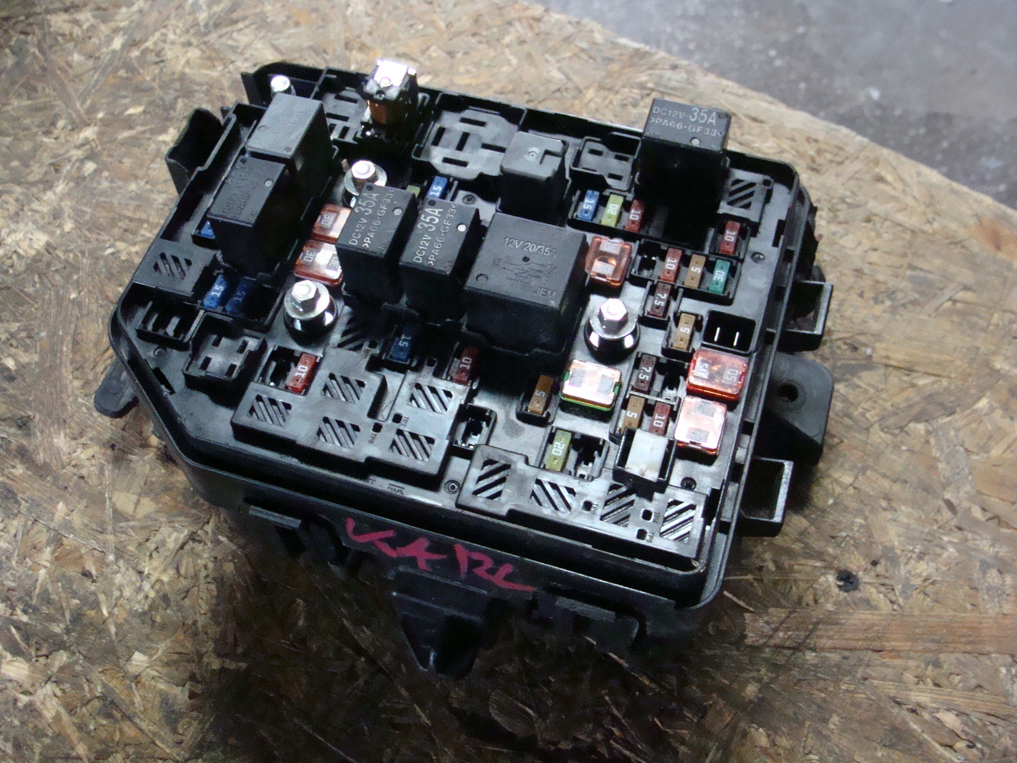 БЛОК ПРЕДОХРАНИТЕЛЕЙ OPEL KARL