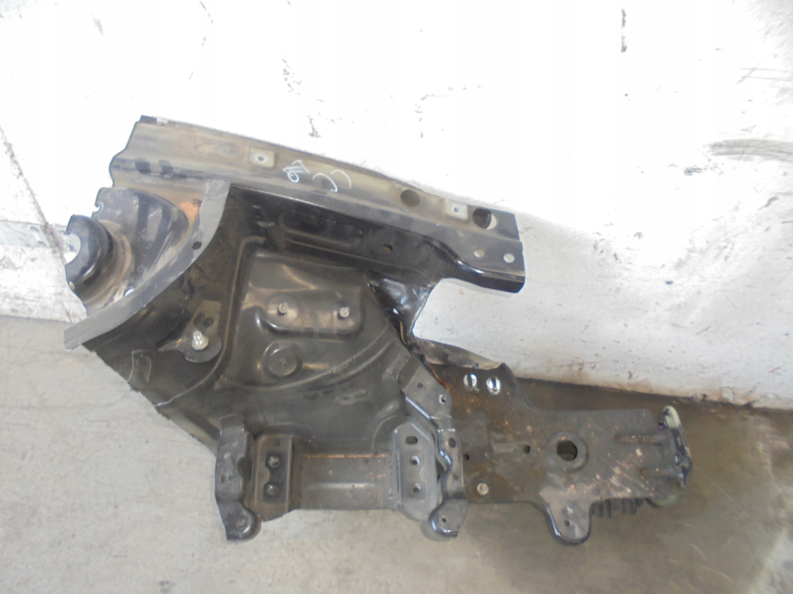 VW PASSAT CC FARTUCH QUARTER LEFT FRONT 2013R