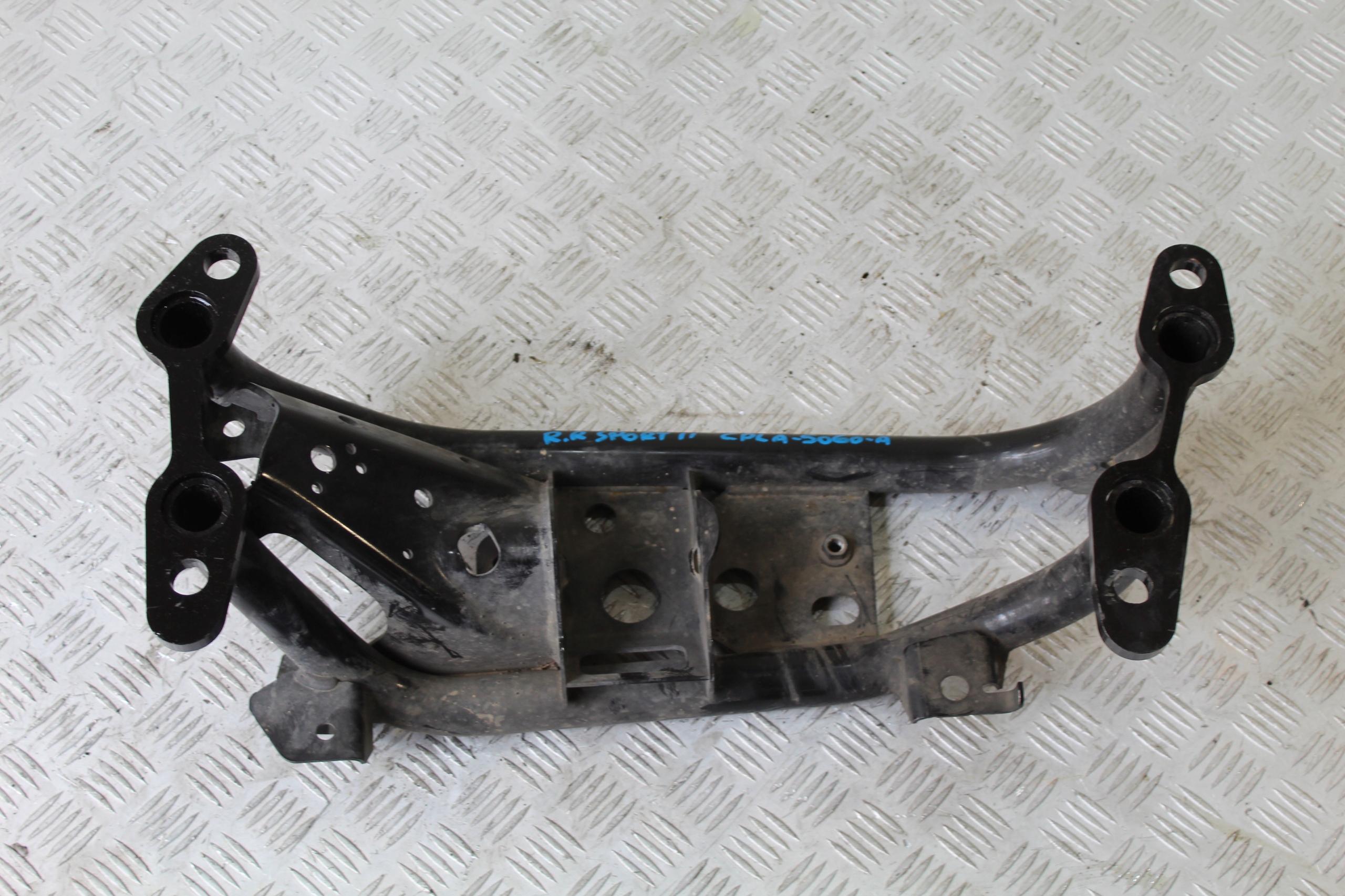 ŁAPA PODPORA SKRZYNI RANGE ROVER SPORT II L494