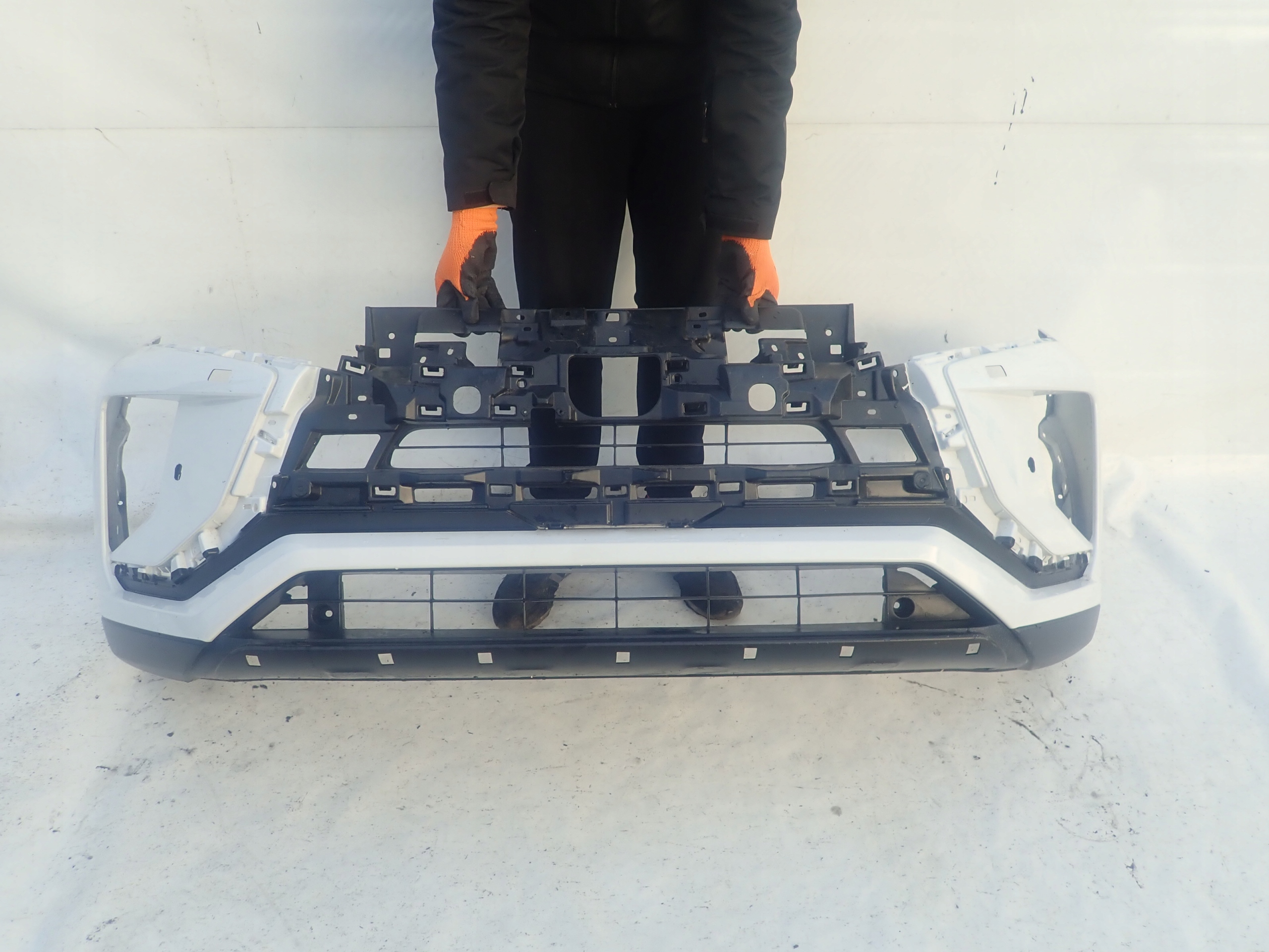 MITSUBISHI ECLIPSE CROSS 18- bumper front SPR PDC
