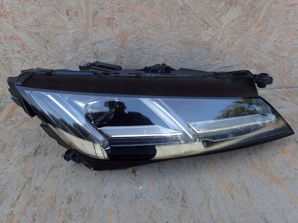 ФАРА ПРАВА ПРАВИЙ ПОВНИЙ КОМПЛЕКТ LED МАТРИКС AUDI TTs