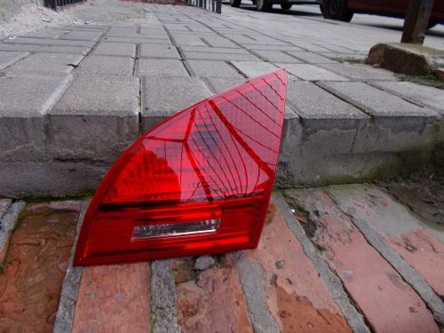 KIA VENGA 10- PRAWA KLAPA ORYGINAŁ