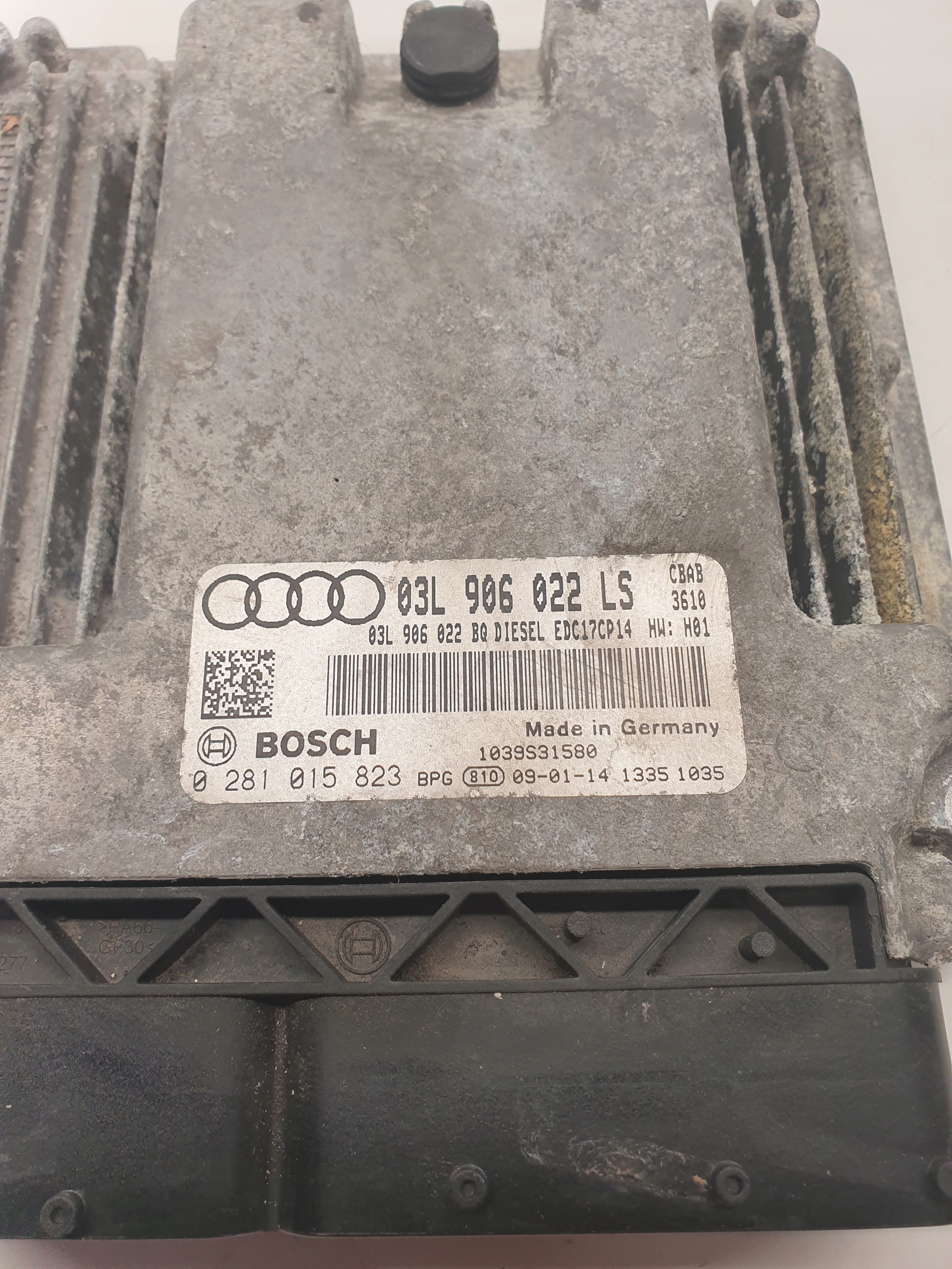 computer control unit of the engine AUDI A4 B8 03L906022LS