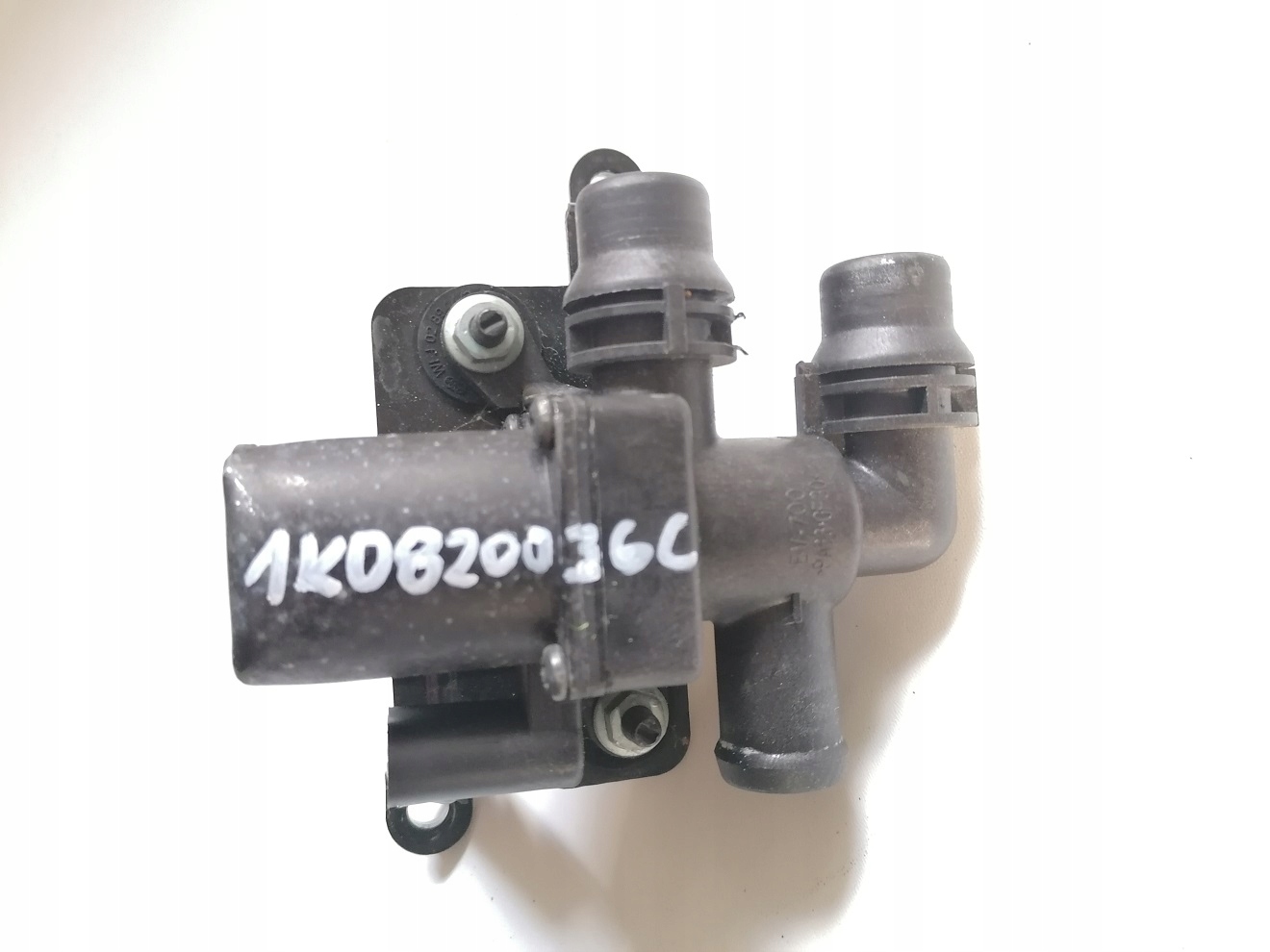 ELEKTROMAGNETYCZNY ZAWÓR STERUJĄCY 1K0820036C