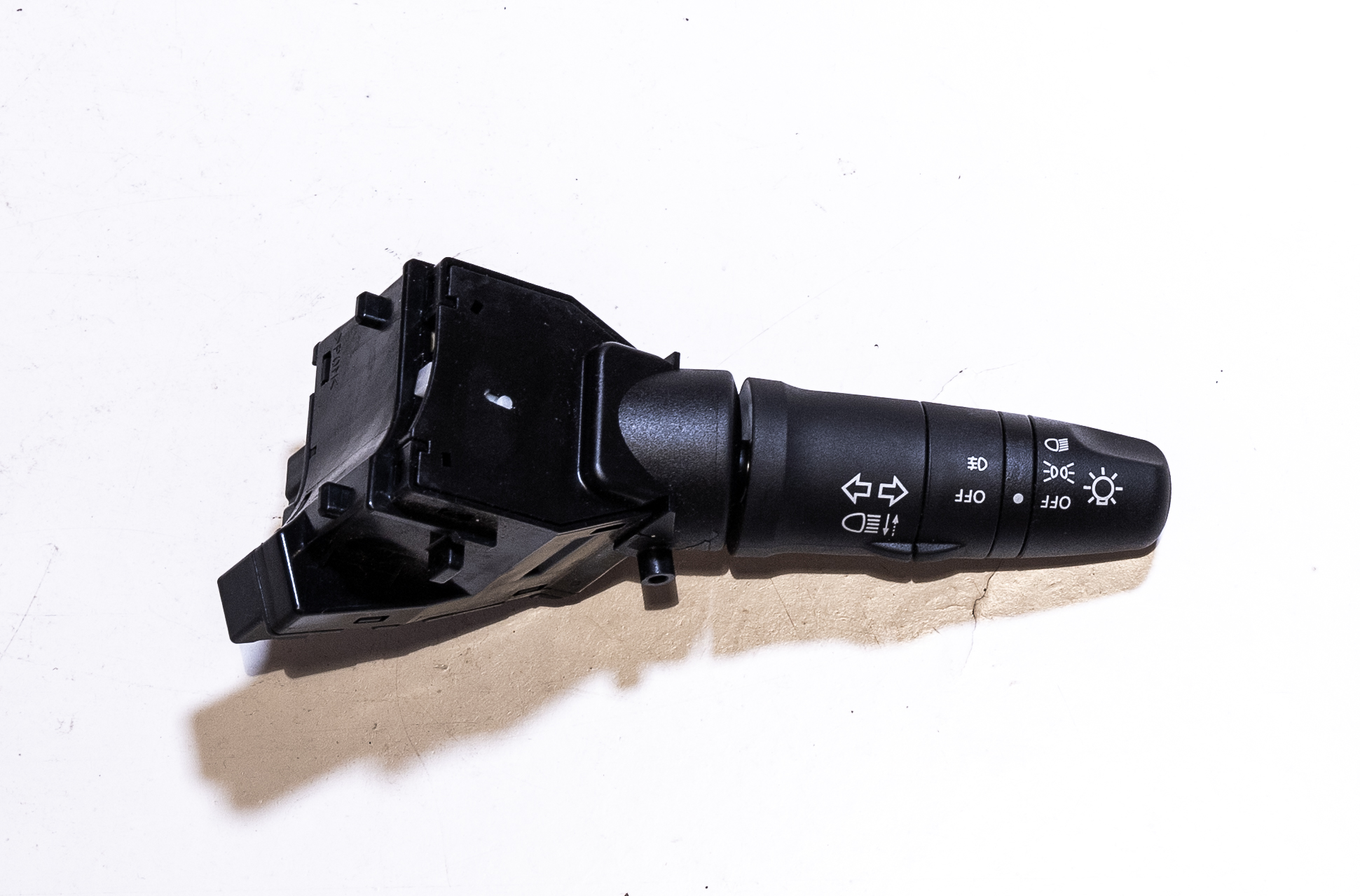 Bouton Indicateurs de direction NISSAN ALMERA 25540 AV620