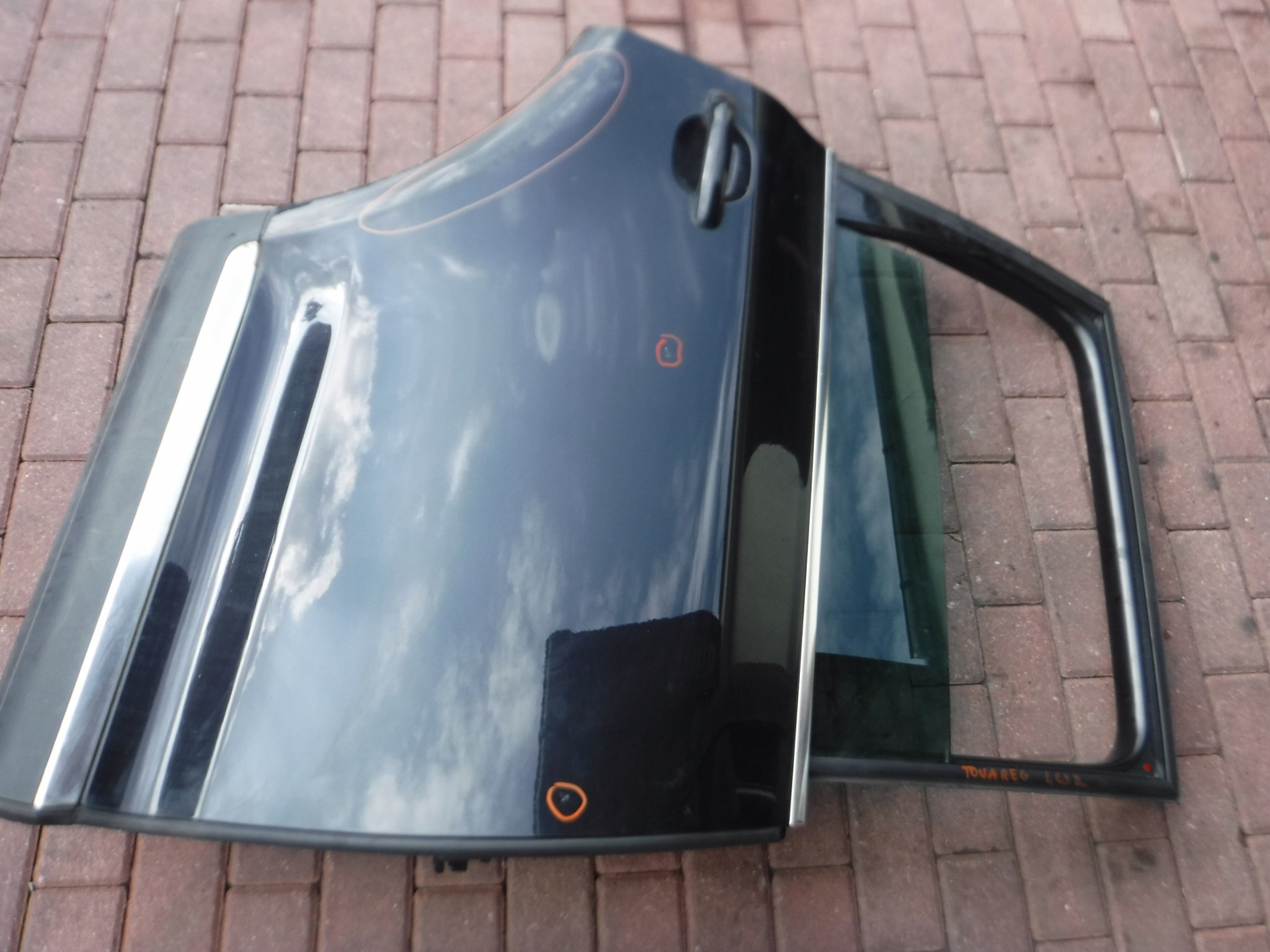 ДВЕРІ ЗАДНЄ ЗАД. ПРАВЕ VW TOUAREG Lc9z