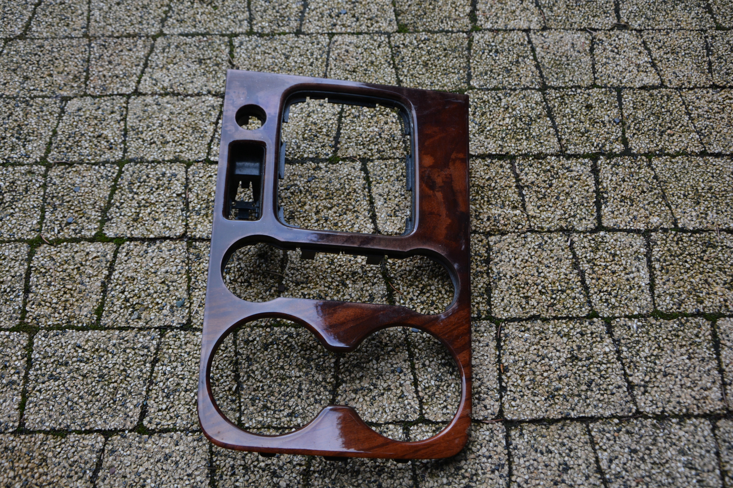 RAMKA DEKOR TUNELU VW TOUAREG 7P1863216