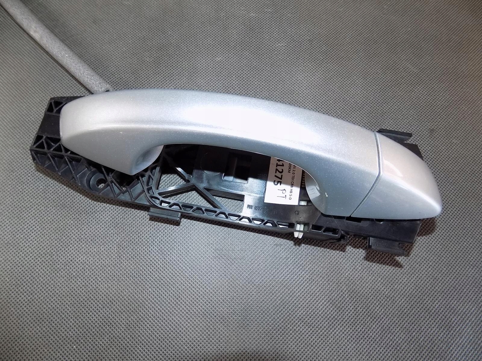 VW GOLF VII KLAMKA PRAWA TYL LA7W