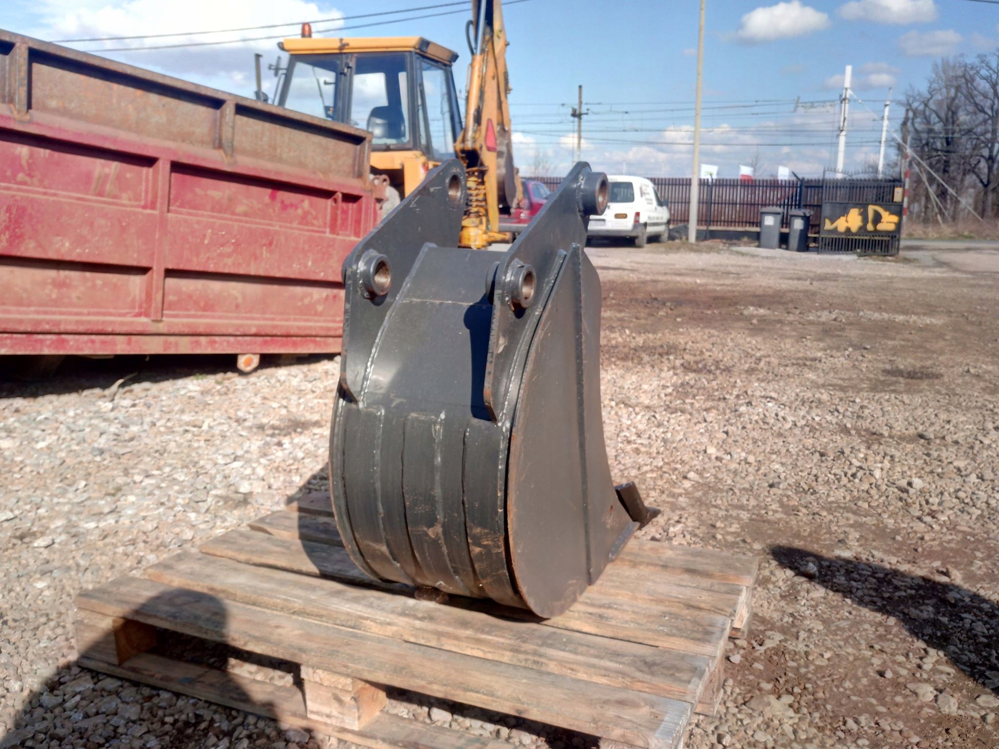 Łyżka 40 cm do NEW HOLLAND NH85, NH95, LB110, Producent części inny