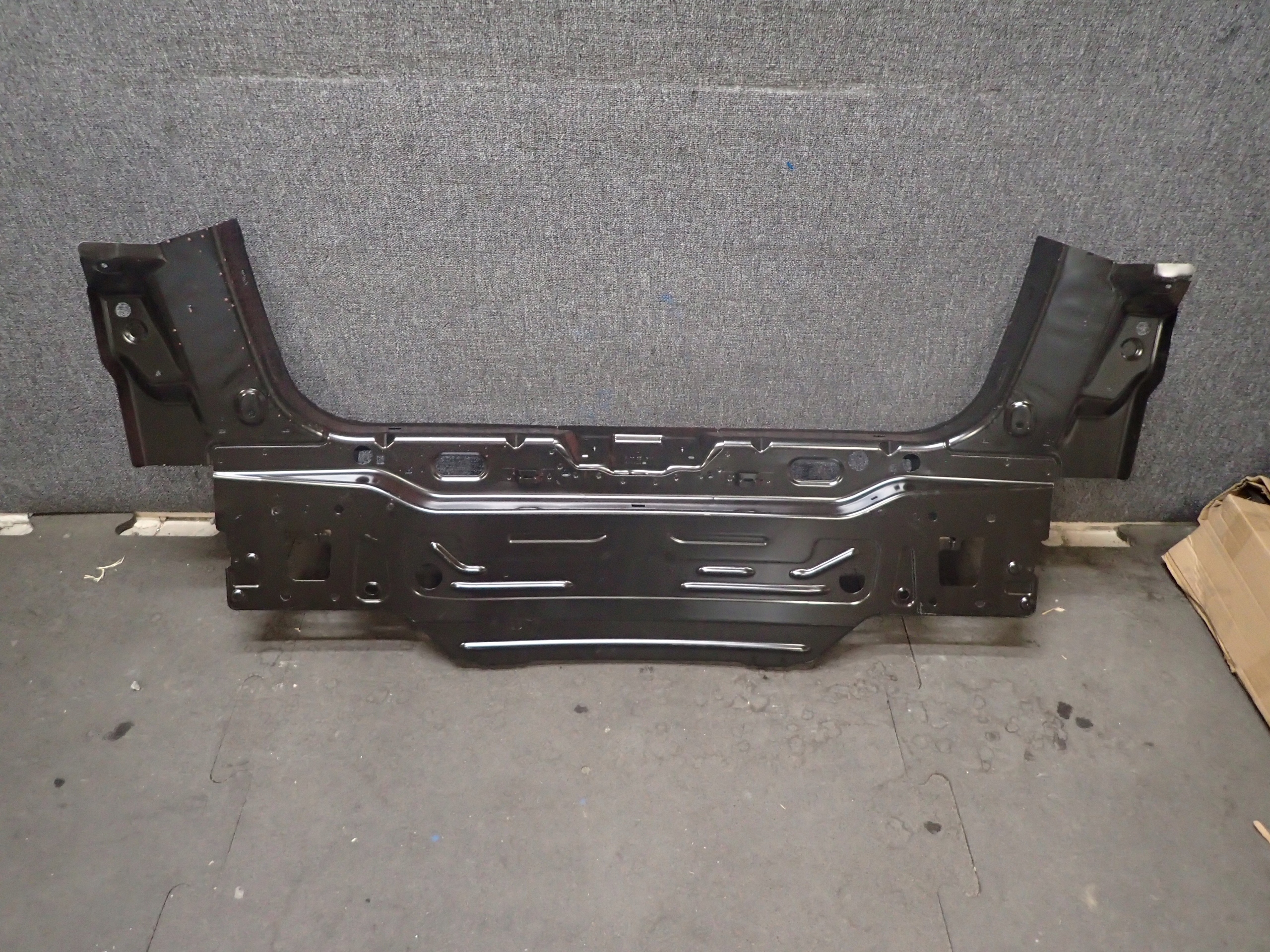 PAS TYŁ SEAT ATECA 575 Producent części SEAT OE