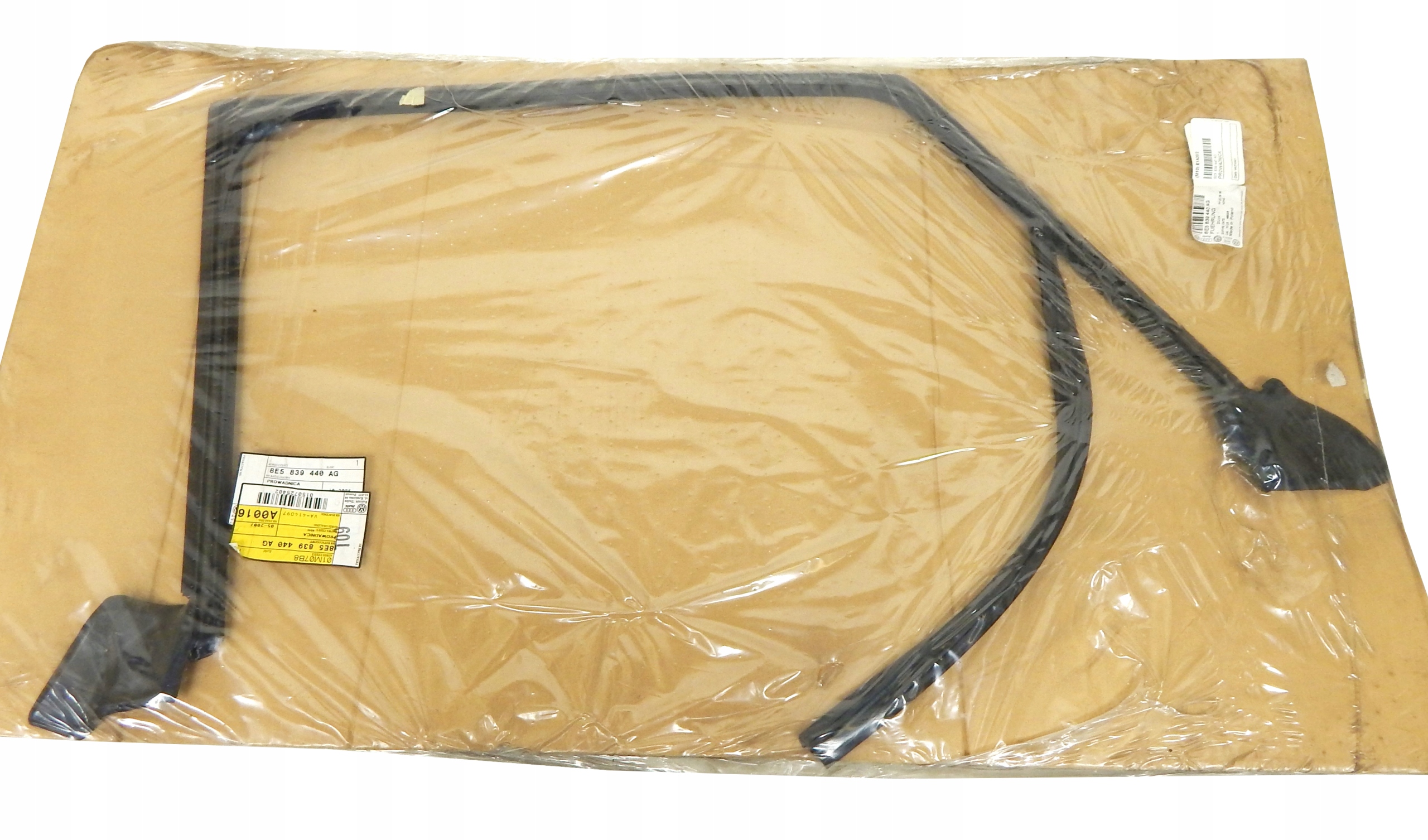 Uszczelka drzwi tylnych AUDI A4 B6 B7 8E5839440AG