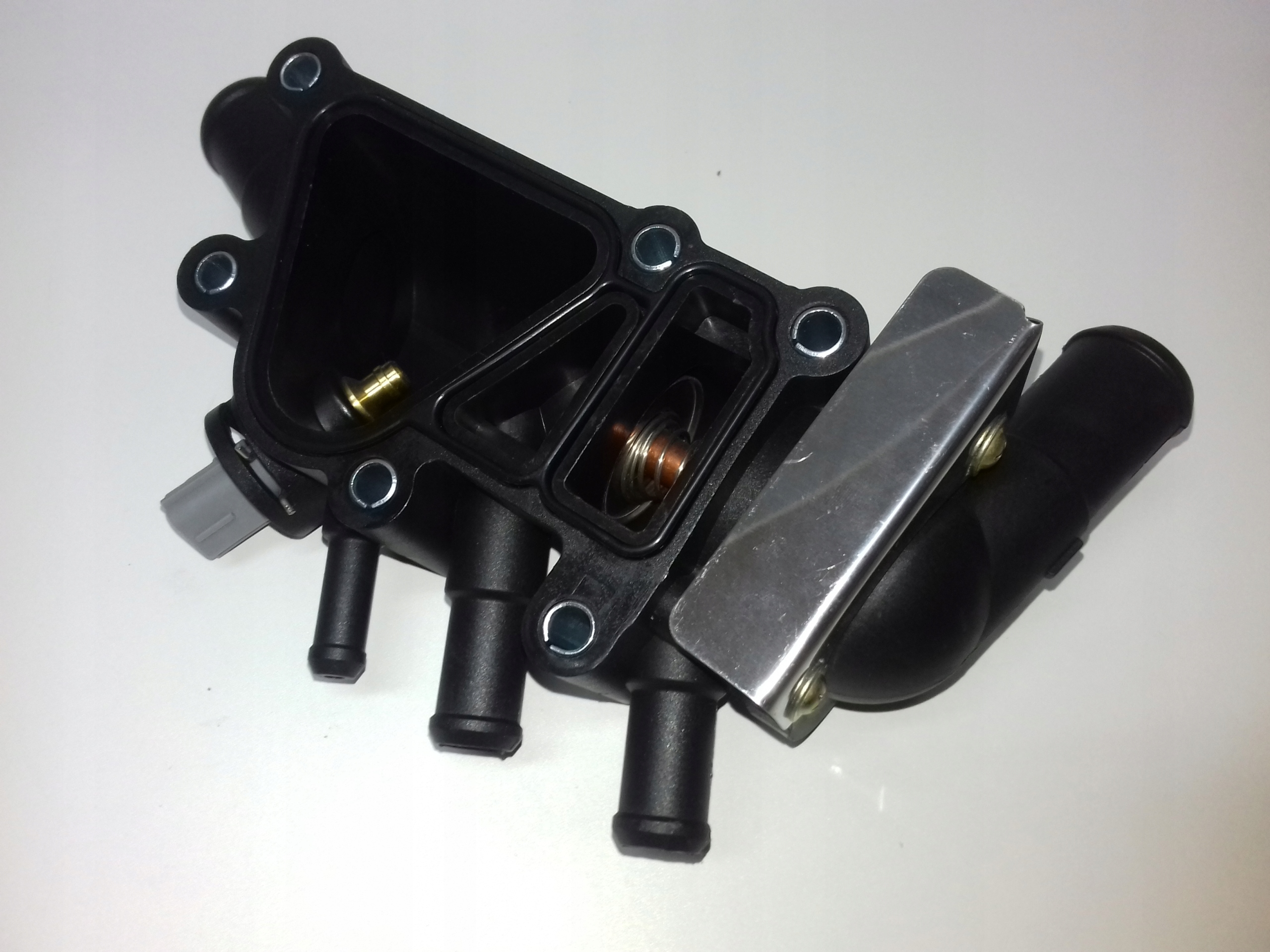 TERMOSTAT OBUDOWA FORD FIESTA MK5 FORD KA 1.3 01 - Typ samochodu Samochody osobowe