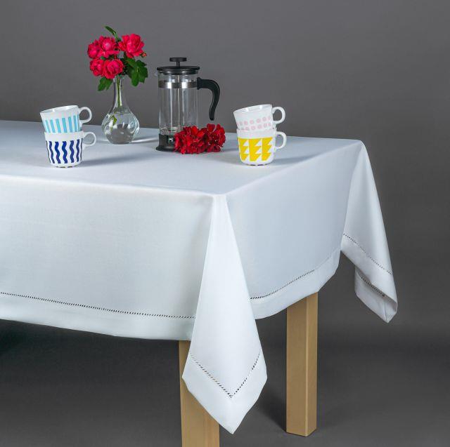 

Obrus z mereżką 140x320 Biały plamoodporny gładki