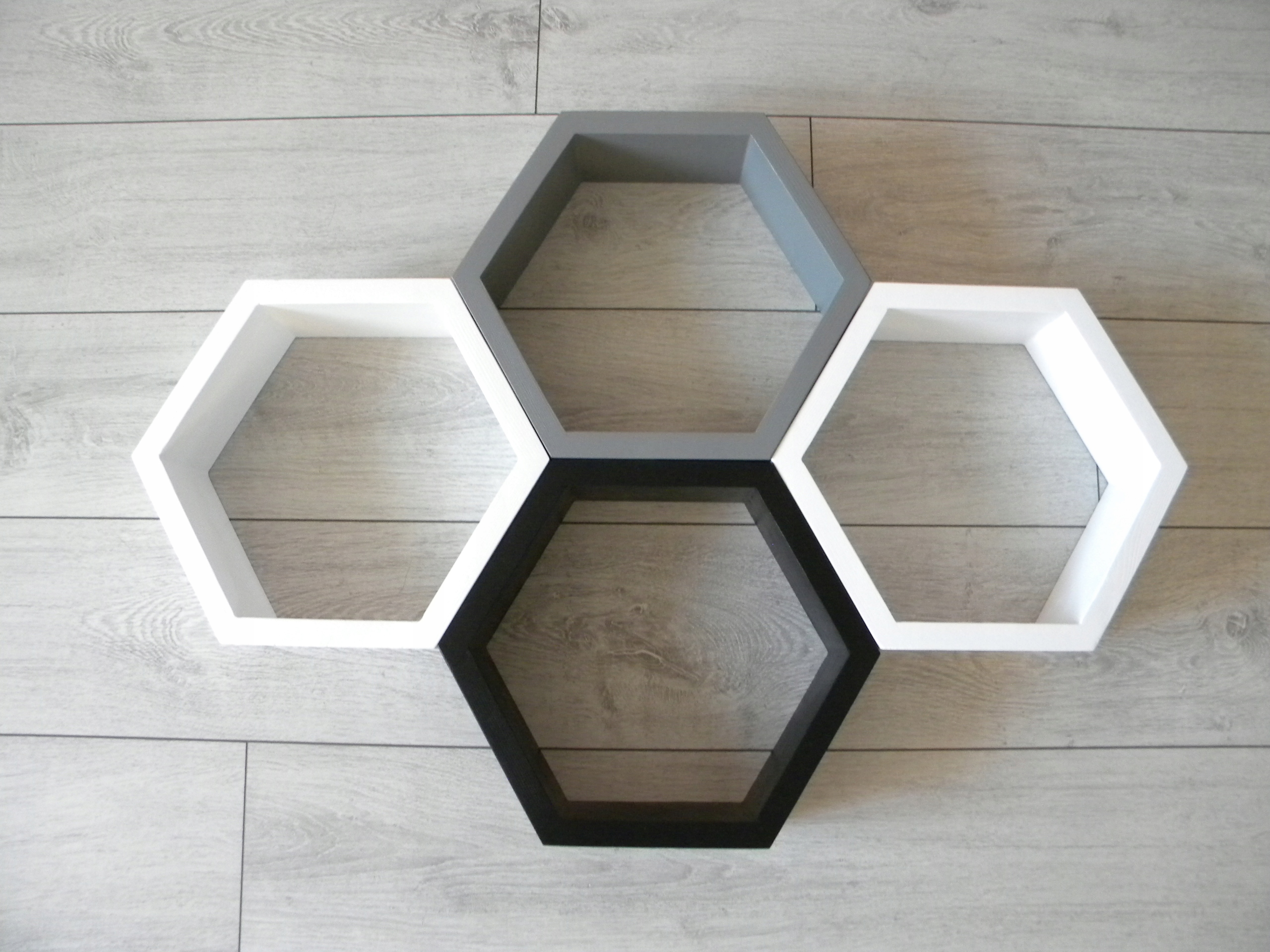 Borovicová Polica Včelí Plást Hexagon Sada 4 Kusov