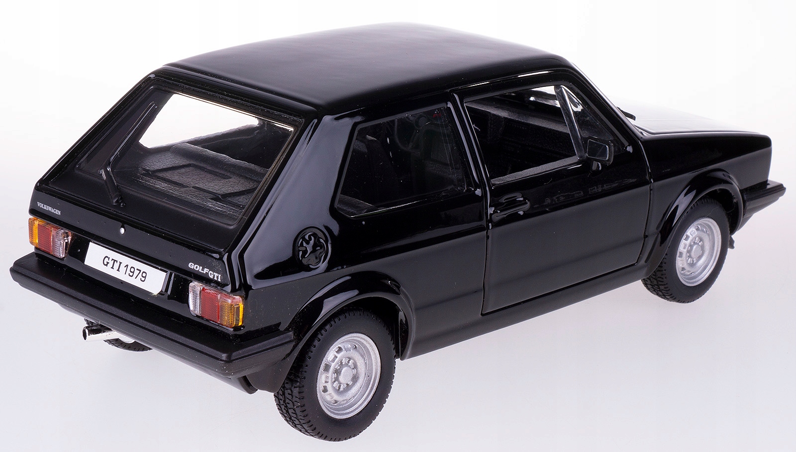 VOLKSWAGEN GOLF 1 GTI MODEL METALOWY BBURAGO 1:24 Model VOLKSWAGEN GOLF 1 GTI