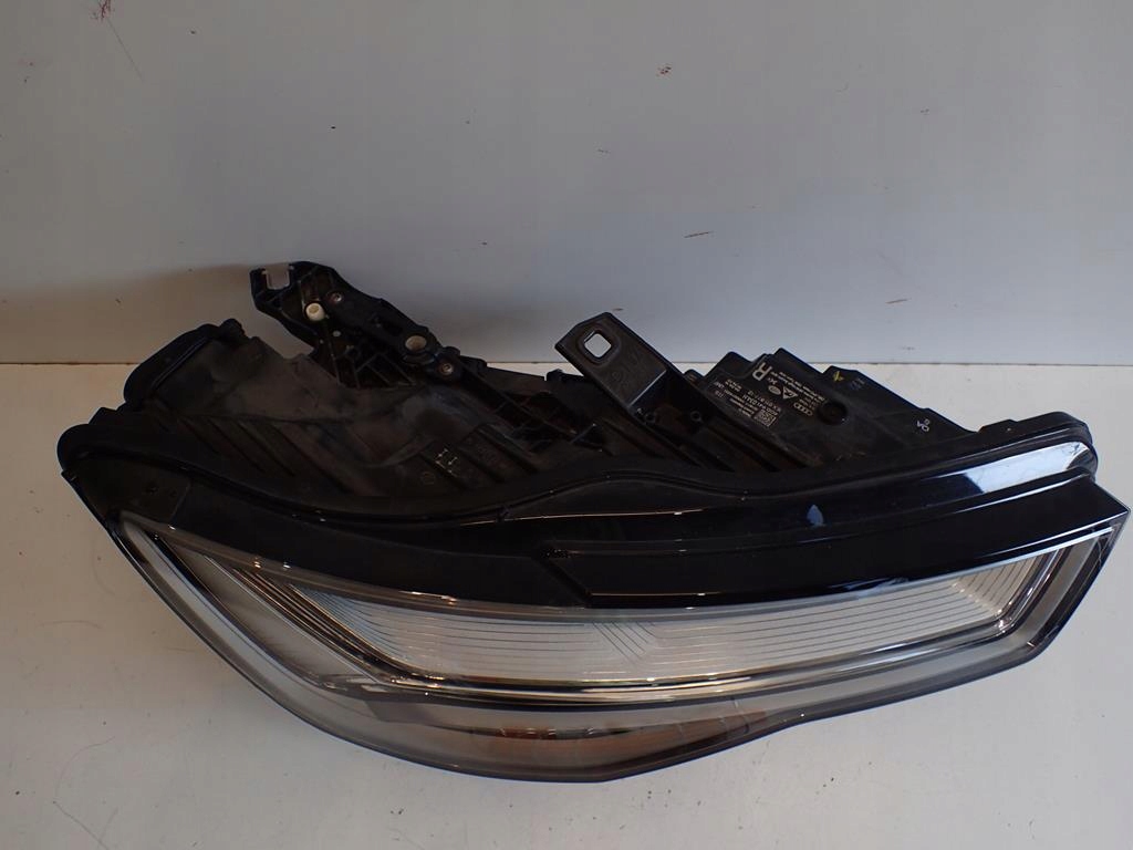 Lampa przód prawa AUDI A6 C7 LIFT 15- FULL LED MAT Producent części Audi OE