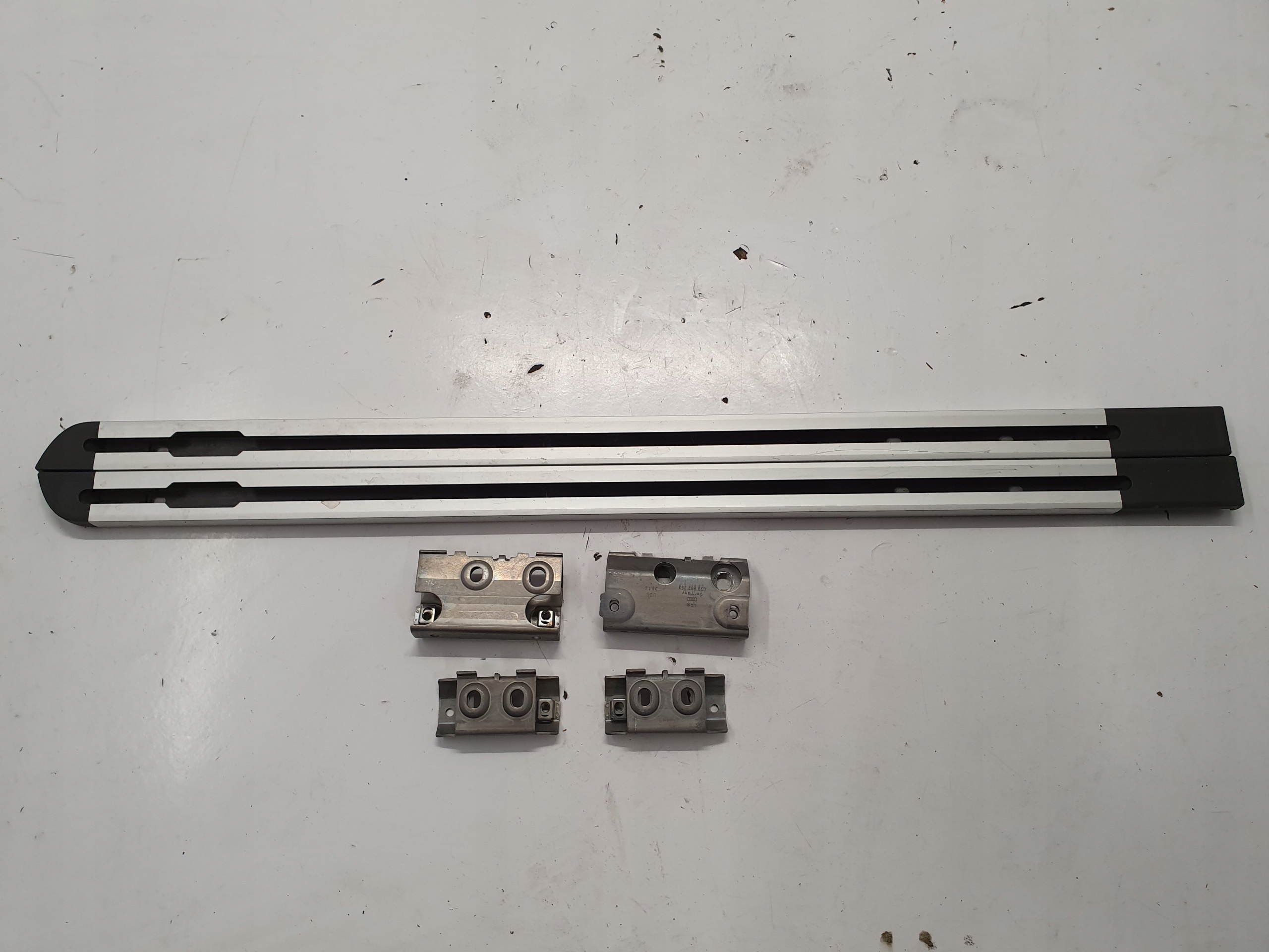 AUDI A6 C7 KOMBI LISTWA SZYNA BAGAZNIKA KOMPLET