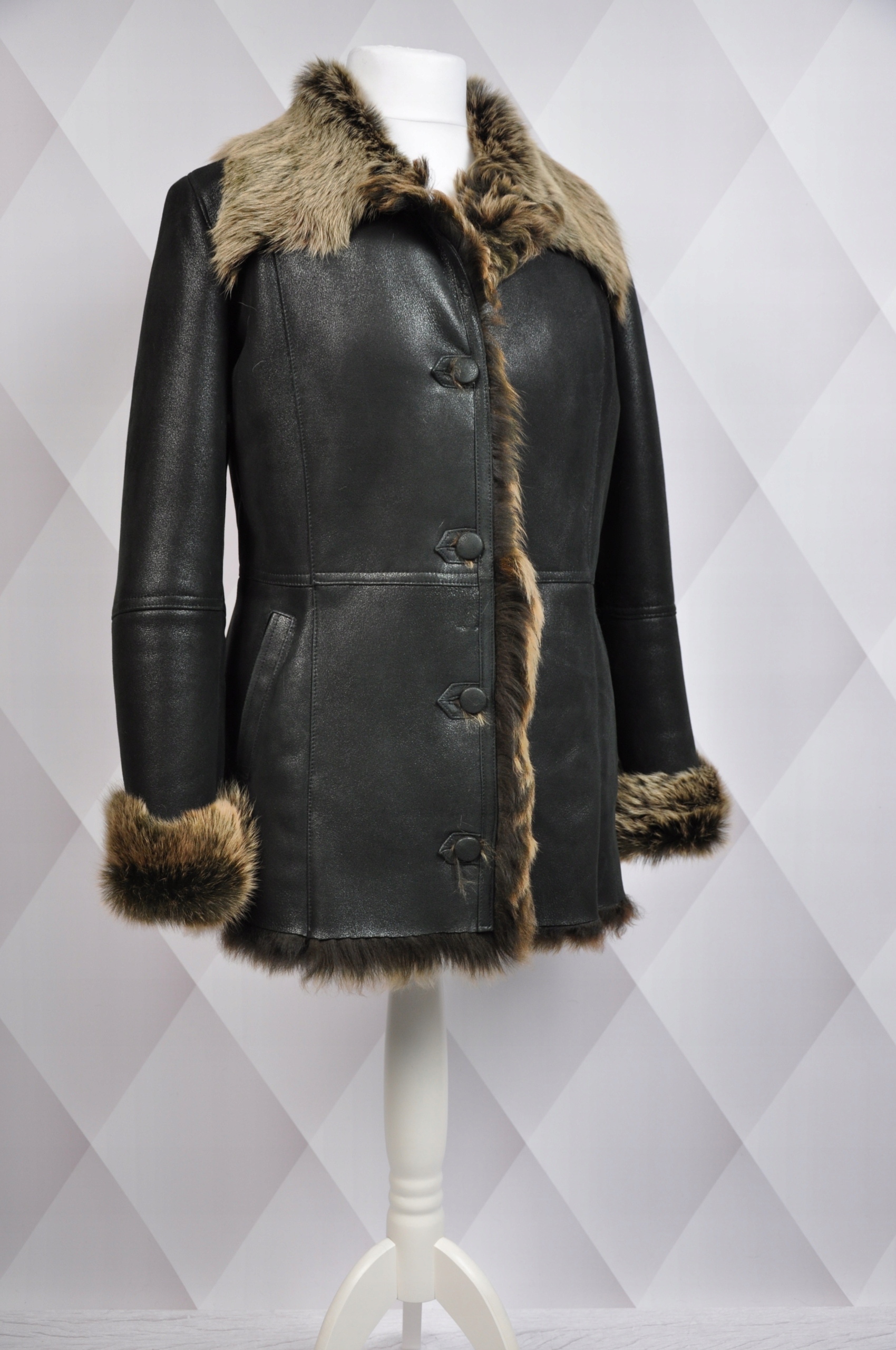 Kożuchy_Kowalski kurteczka kurtka czarna toscan XL kożuch naturalny Rozmiar 42