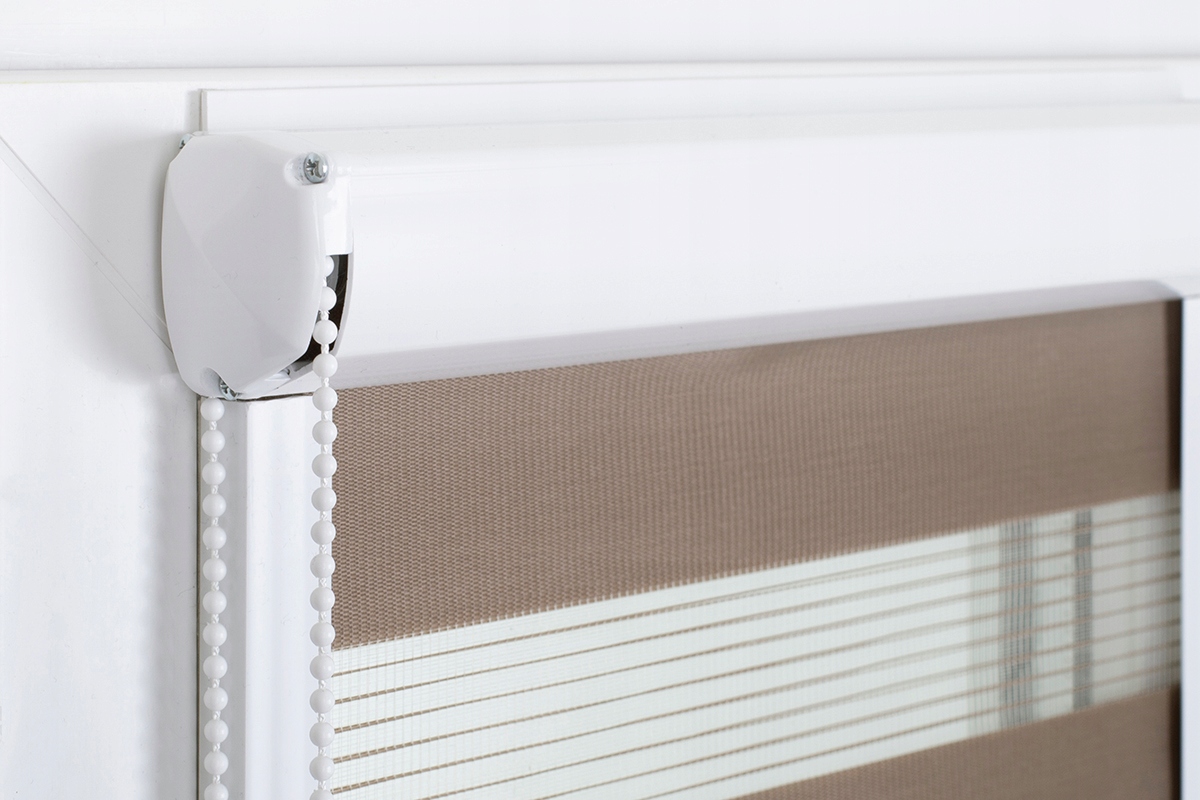 Roleta Gładka Dzień Noc W Kasecie PCV Balkonowa