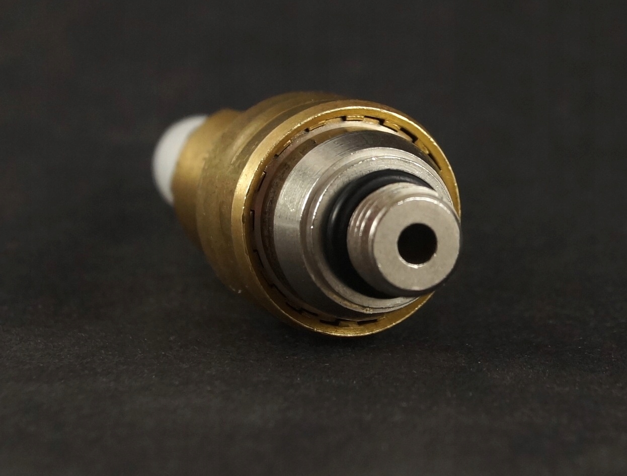 Zawor zawieszenia pneumatycznego AUDI S8 D3 NOWY Car type Passenger cars