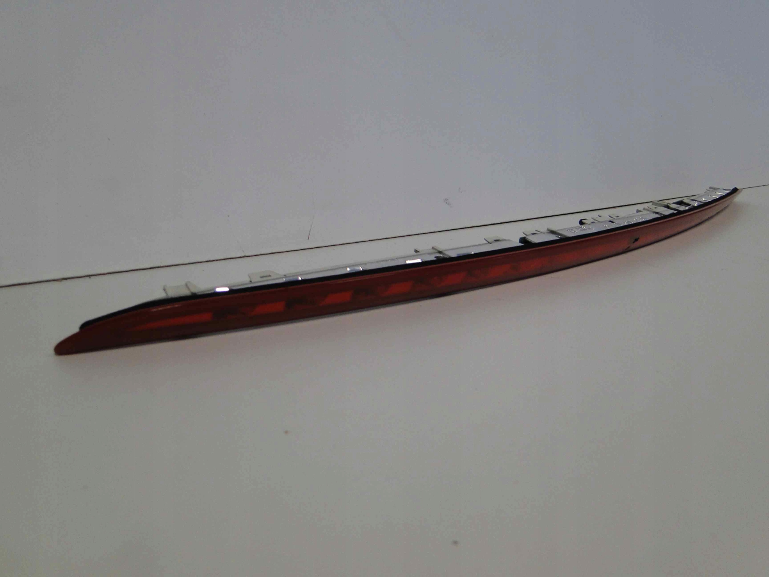 MERCEDES C W204 204 ŚWIATŁO STOP W KLAPĘ TYLNĄ Producent części Mercedes-Benz OE