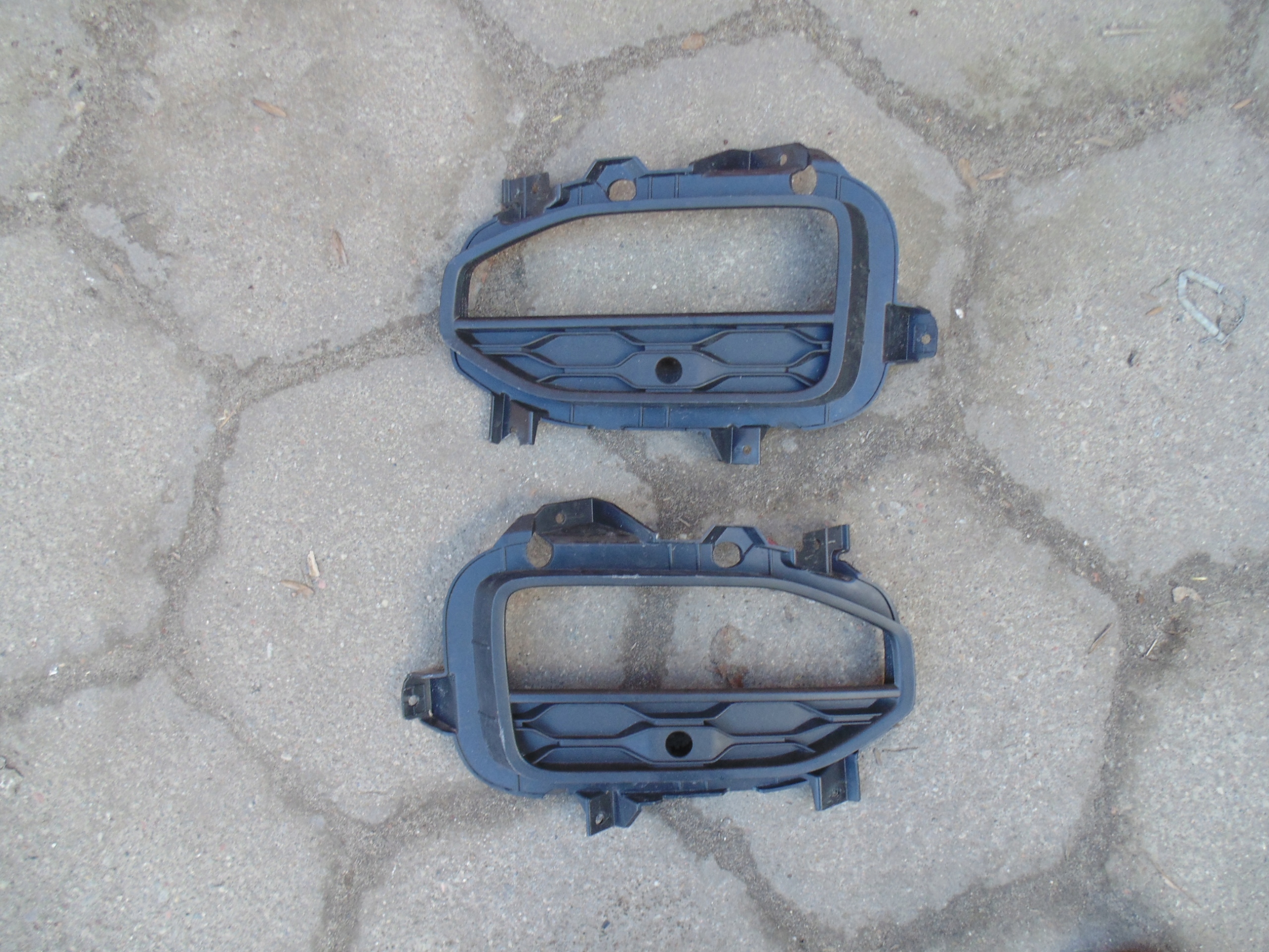 Решетка бампера VW Troc левая правая 2ga