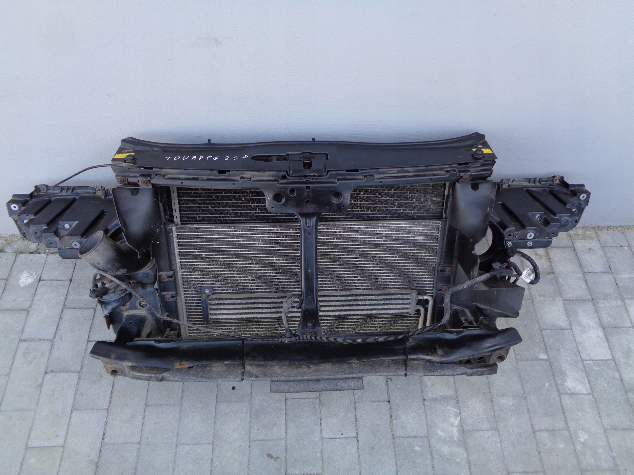 PAS PRZOD CHLODNICE WENTYLATORY TOUAREG 7L 2.5 TDI