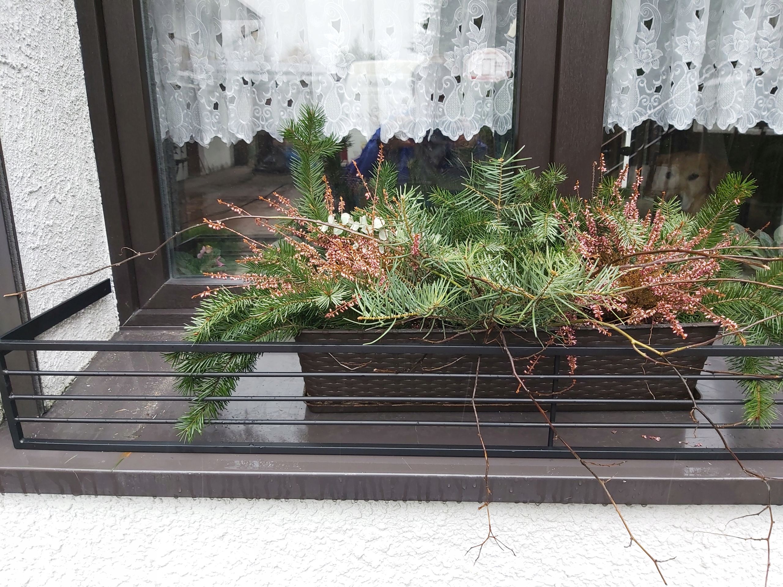 Kwietnik Barierka Wspornik Płotek Wyprzedaż na parapet do skrzynek