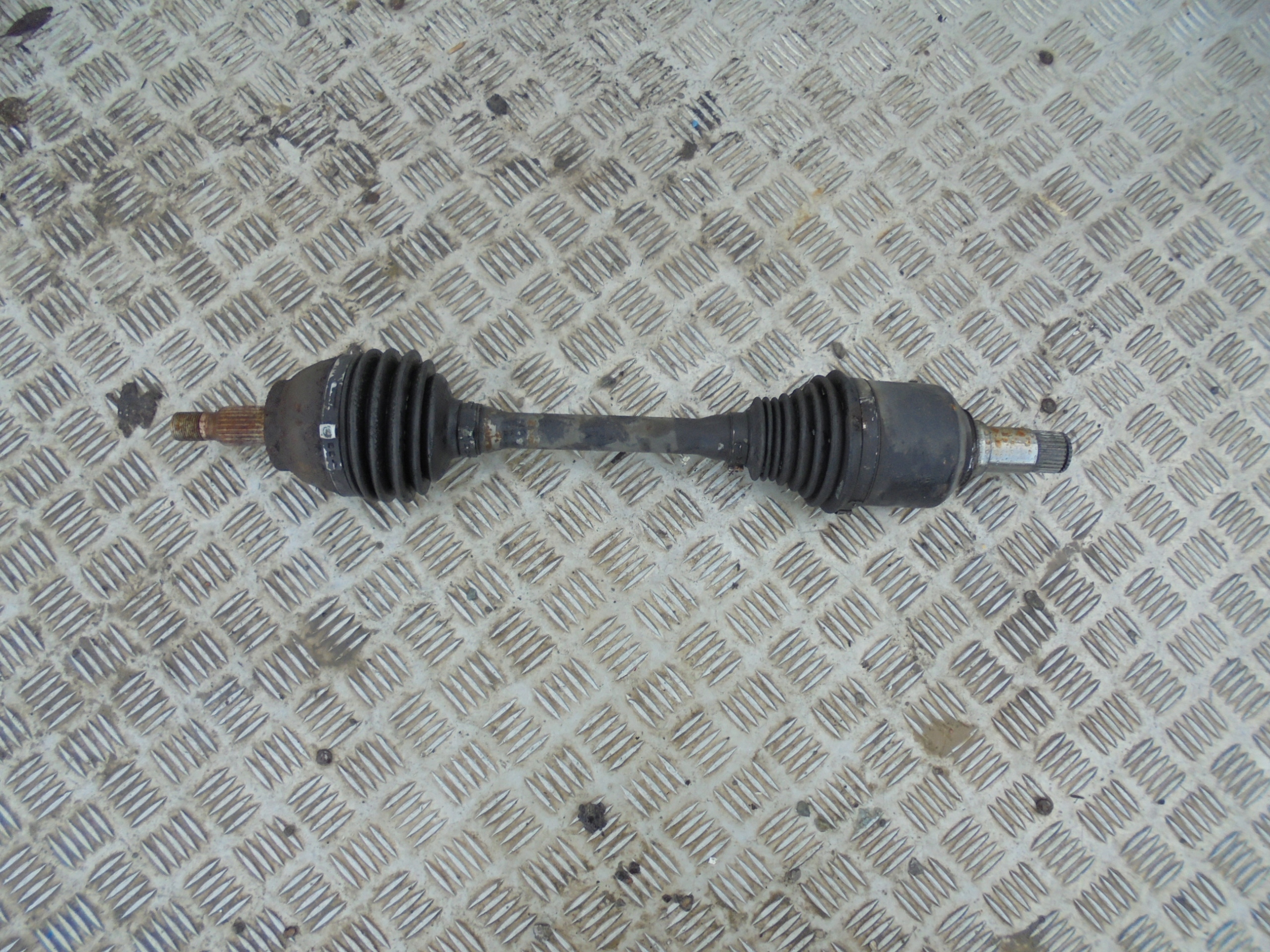 Полуось левый короткий MERCEDES B-Class W245 2.0 T