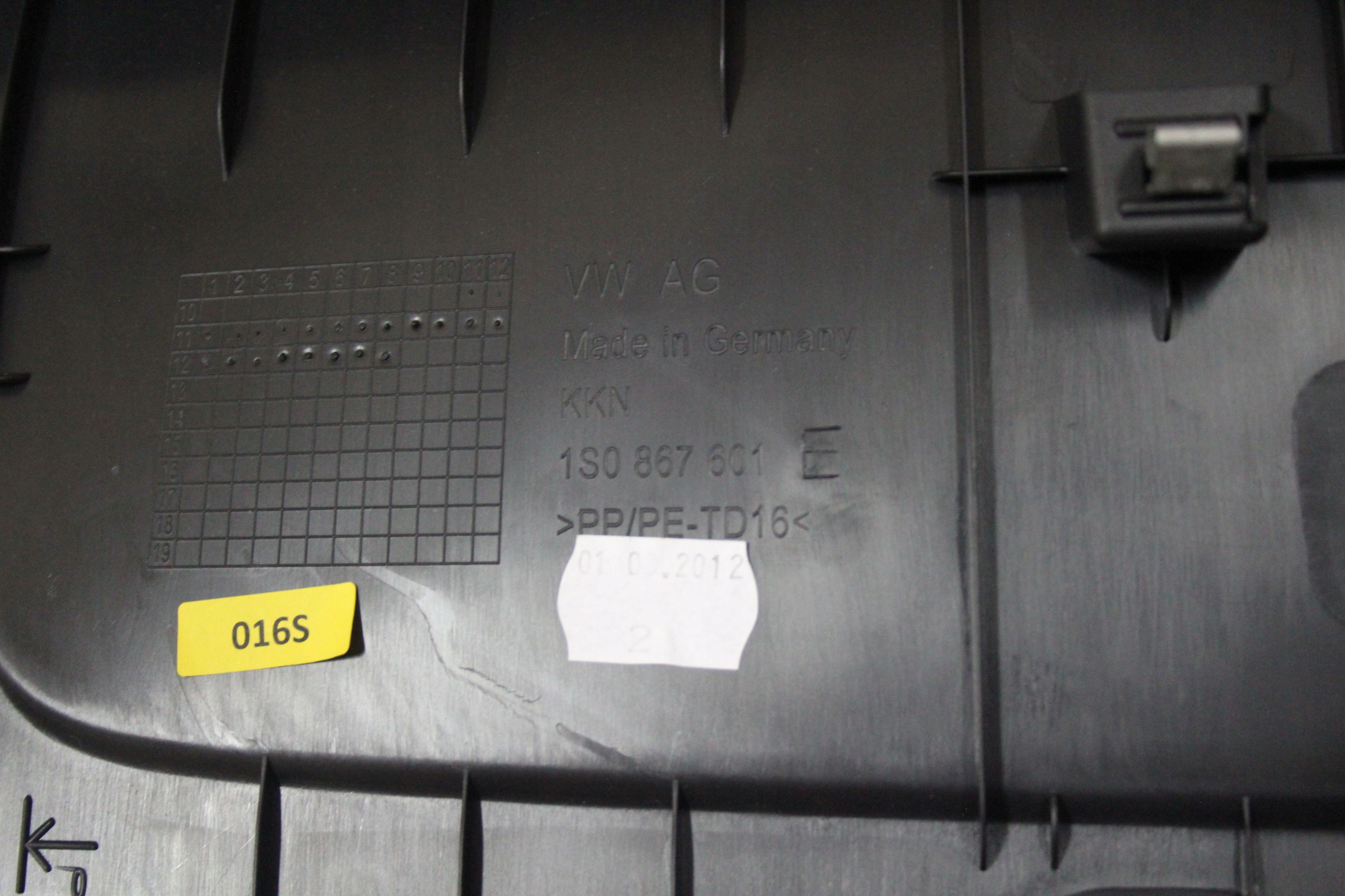 TAPICERKA KLAPY BAGAZNIKA VW UP 1S0867601E Part number 1S0867601E
