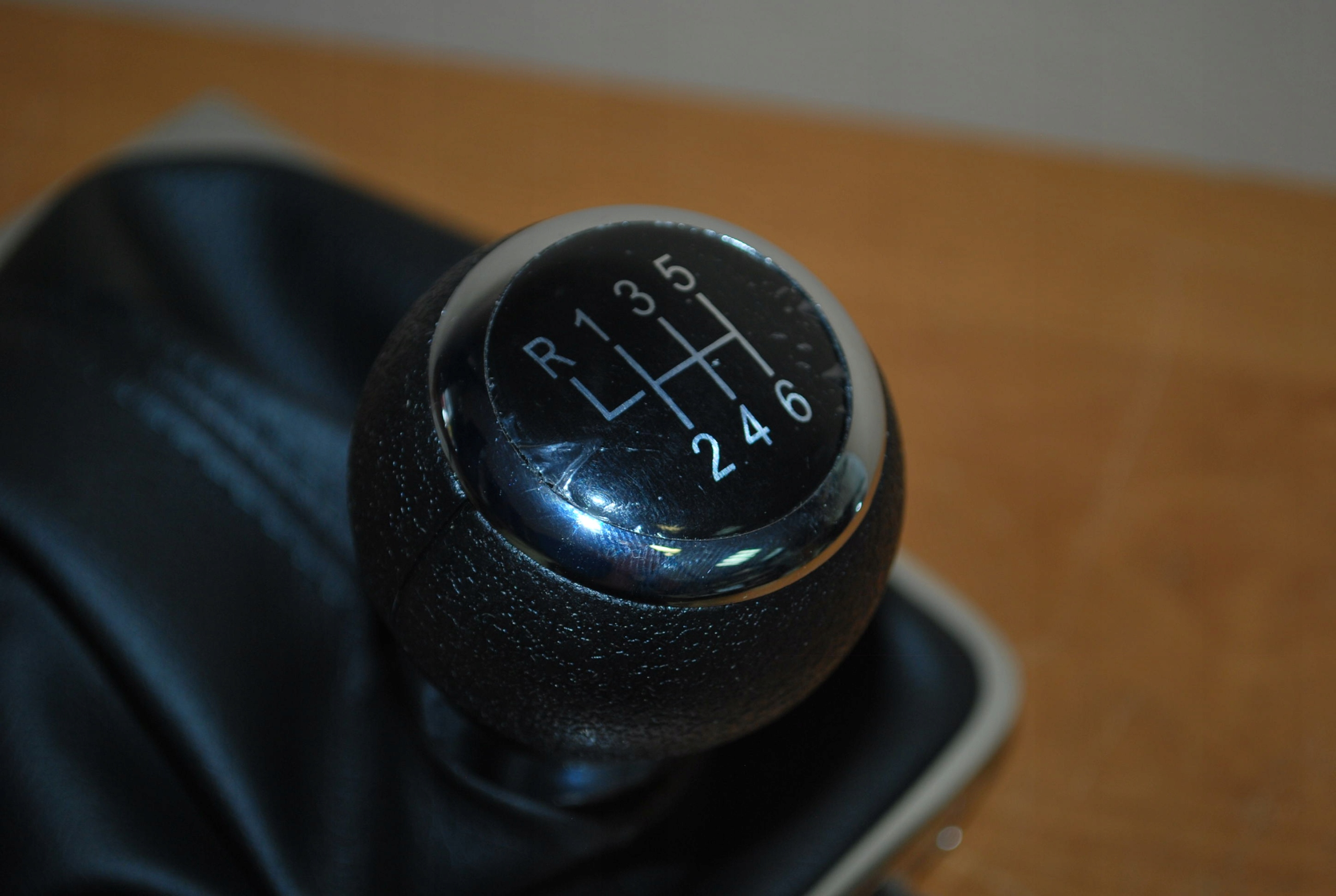 GAŁKA ZMIANY BIEGÓW+ MIESZEK PASSAT B6 B7 CC Rodzaj skrzyni Manualna