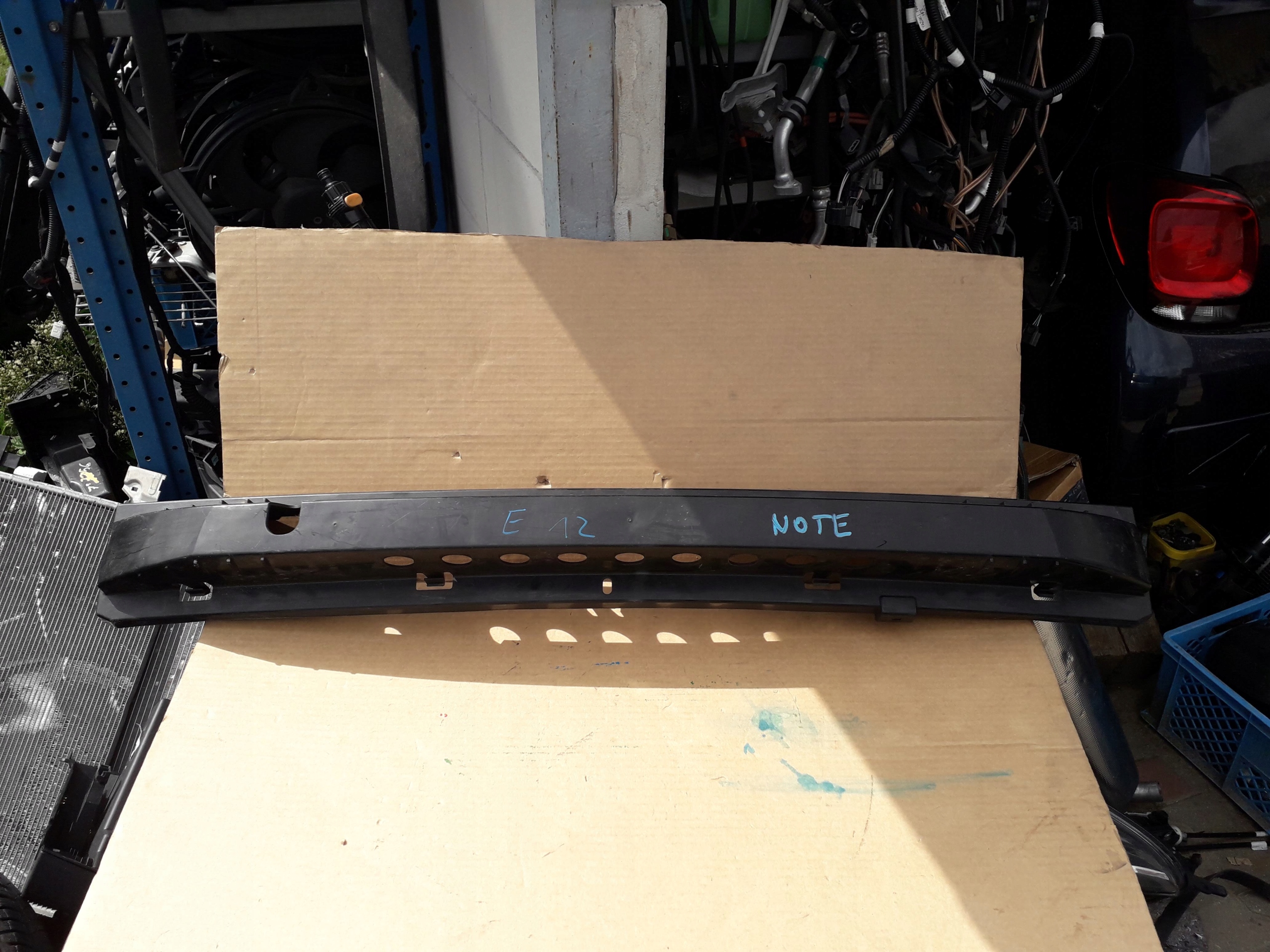 Амортизатор переднього бампера NISSAN NOTE E12