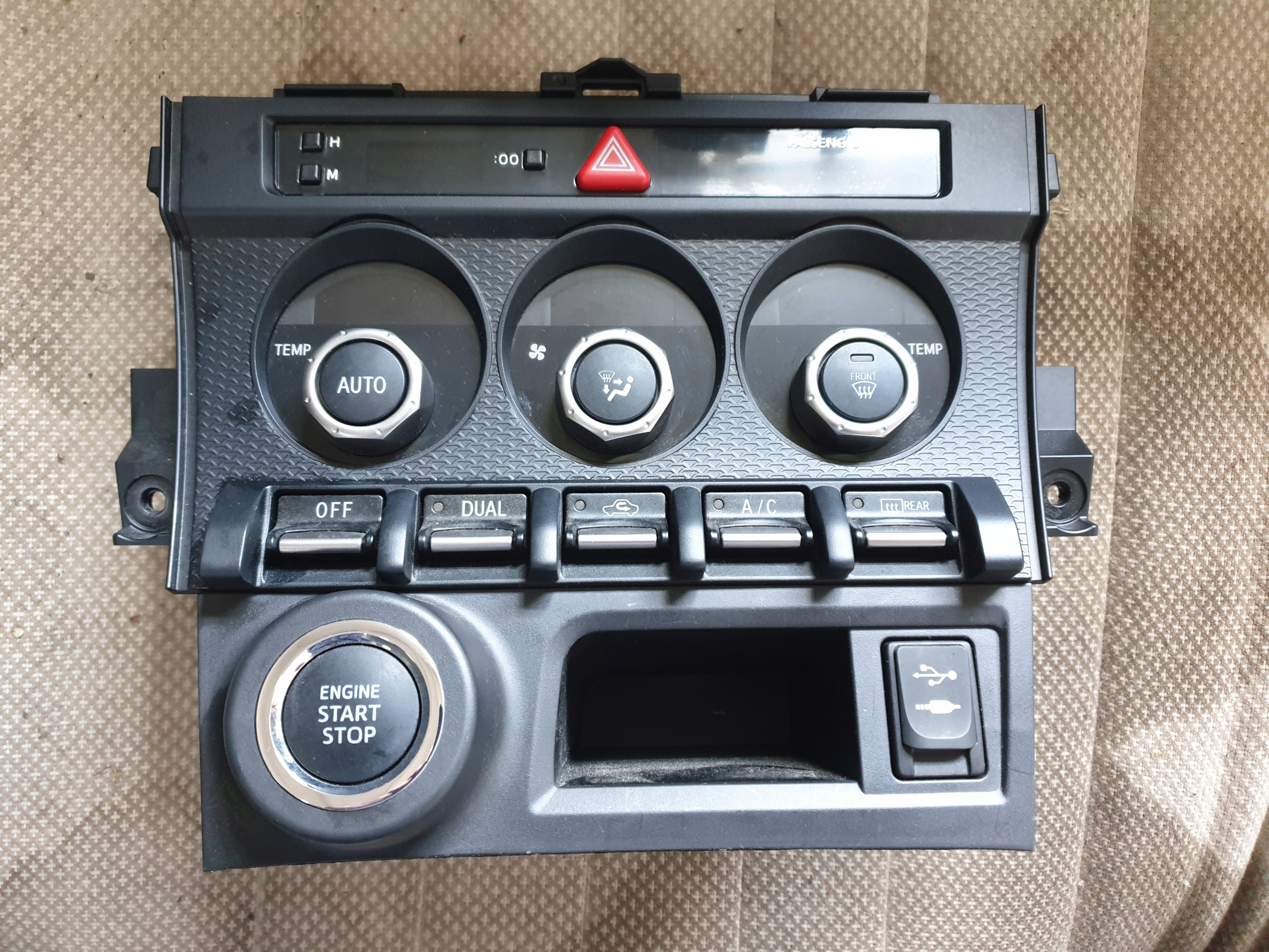 ПАНЕЛЬ КОНДИЦИОНЕРА TOYOTA Gt86,SUBARU БРЗ,013r