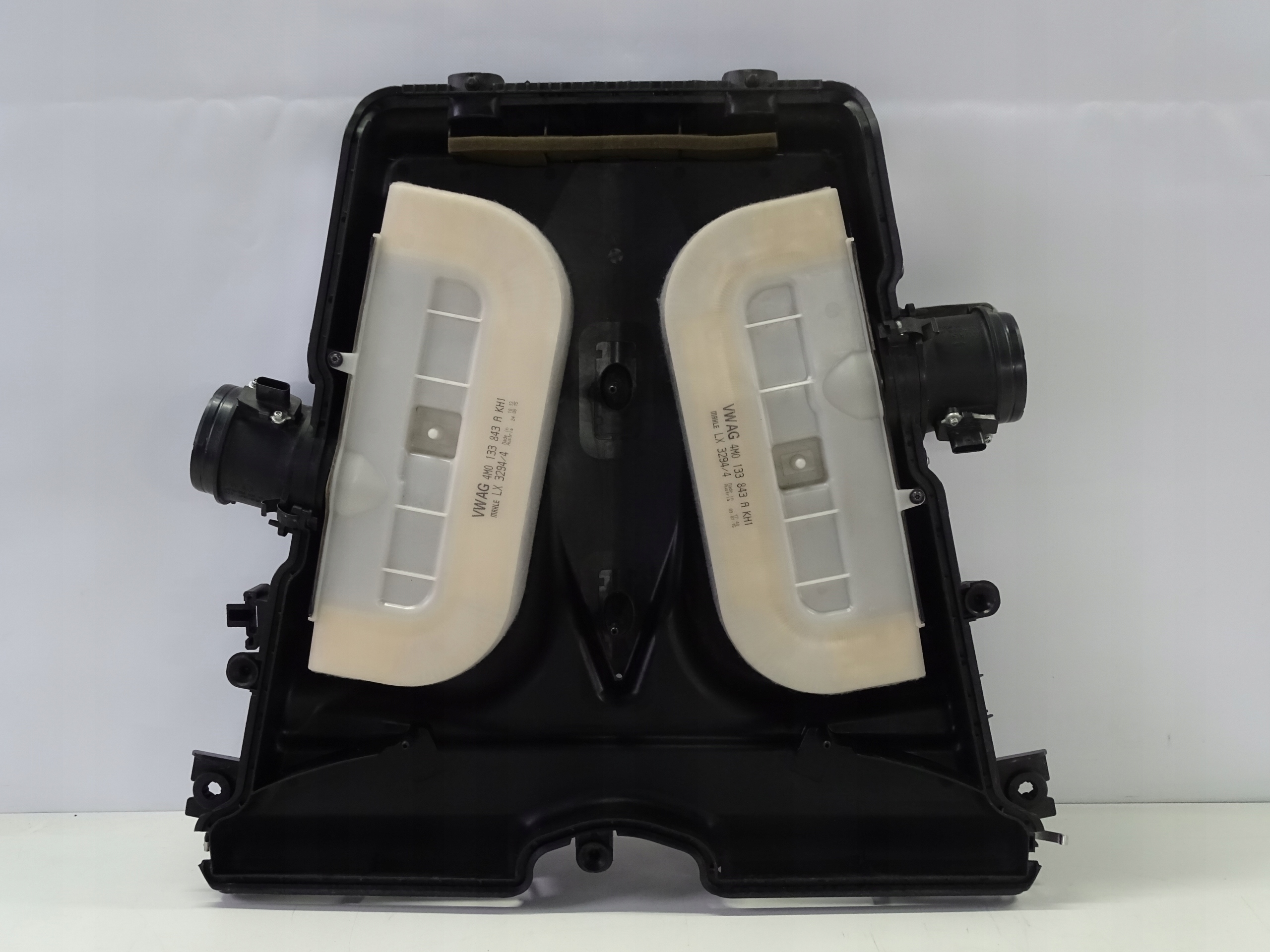 Audi OEm0133837j корпус фільтра повітря