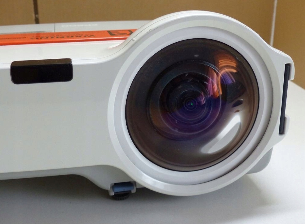 PROJEKTOR RZUTNIK EPSON EMP-400We LAMPA WXGA XGA Model EMP-400We