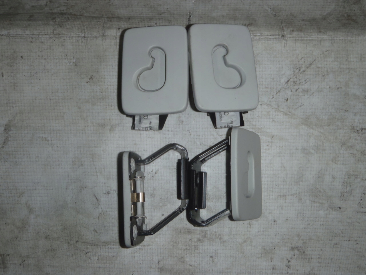 AUDI A4 B8 A5 Q5 UCHWYT MOCOWANIE SIATKI BAGAŻNIKA