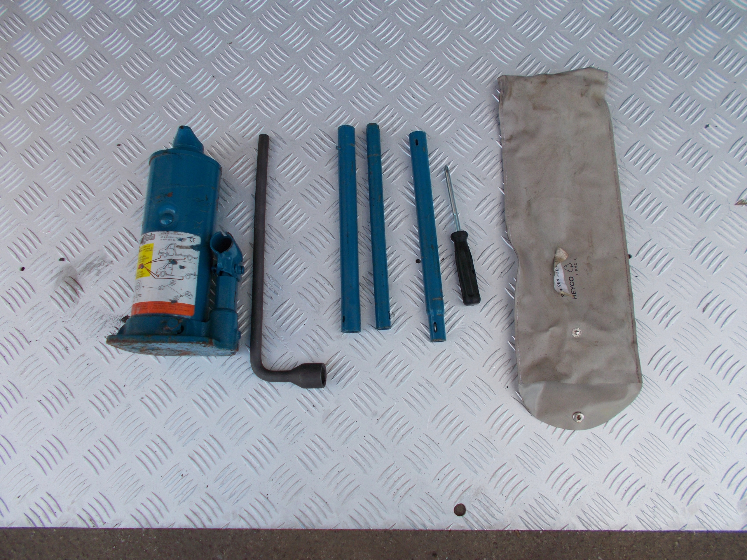 MERCEDES SPRINTER 906 ГІДРАВЛІЧНИЙ ДОМКРАТ КЛЮЧІ