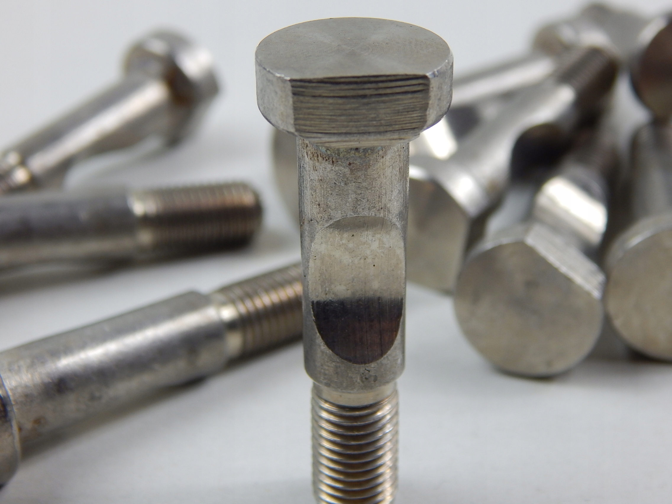 ŚRUBA BLOKADY OŚKI KOŁA M-72 URAL M-61 ORYGINAŁ Producent TF