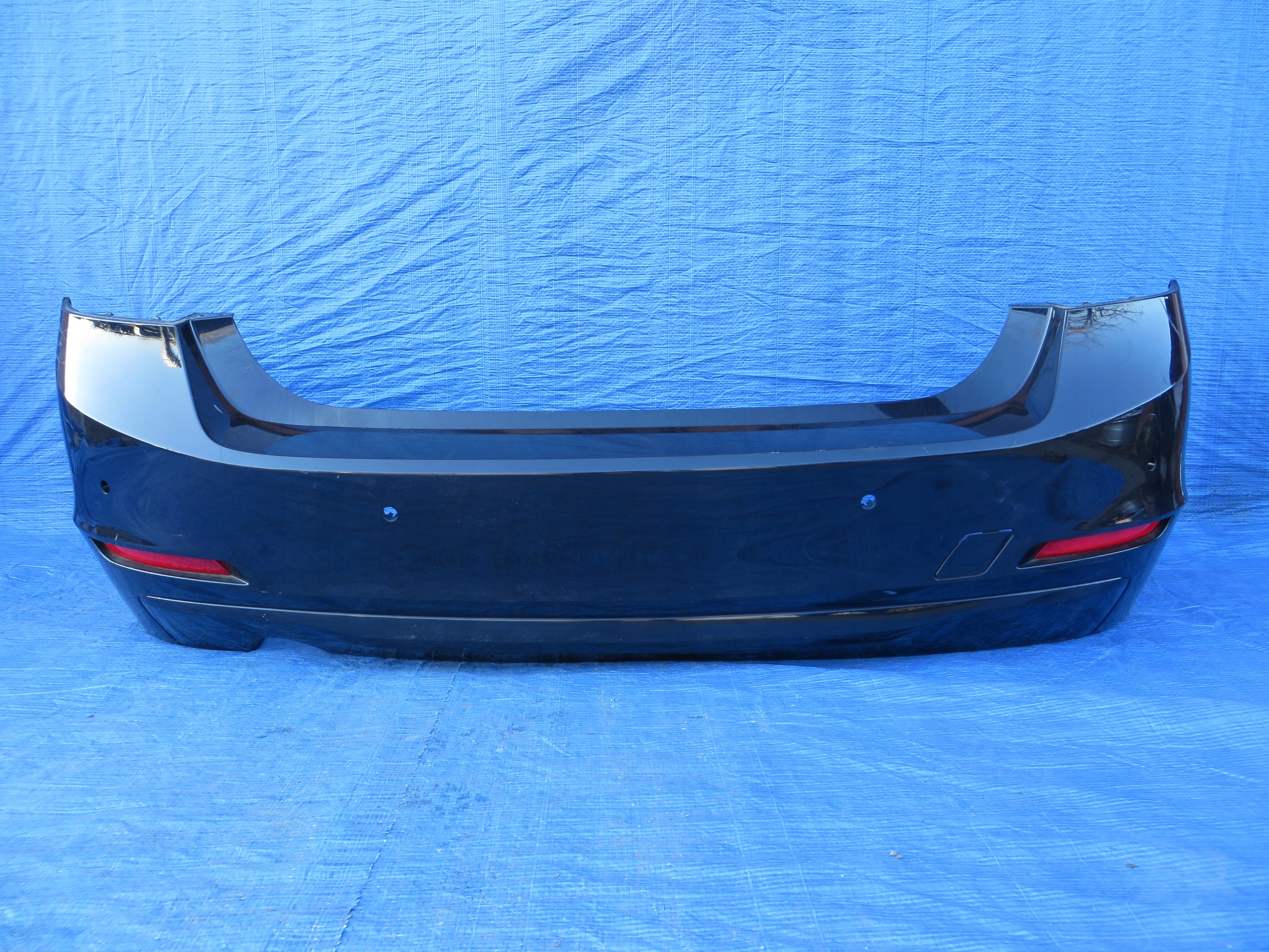 BMW 3 F30 ZDERZAK TYLNY TYŁ SEDAN