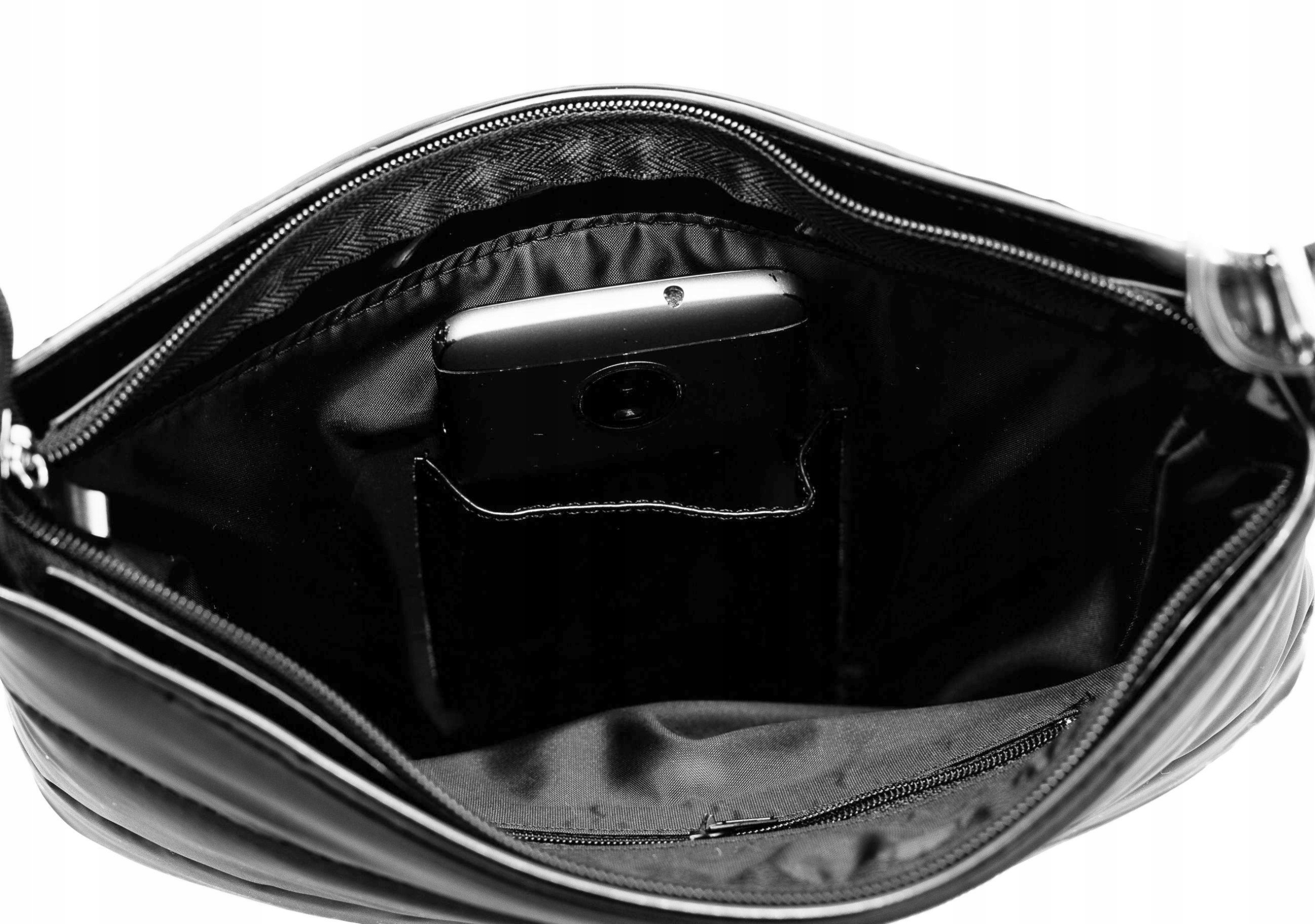 TOREBKA LISTONOSZKA EKO PIKOWANA E28 KOL.PRODUCENT Długość paska 132 cm