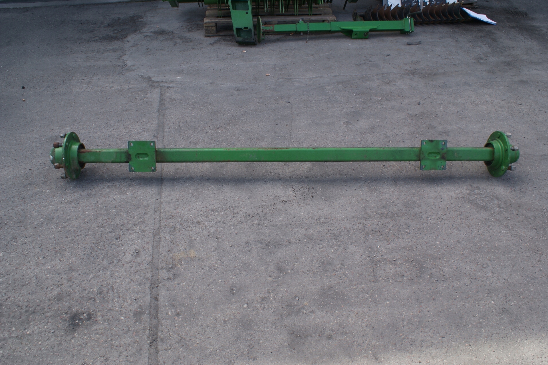 Вісь балка маточина прес JOHN DEERE 592 Maxicut 08R