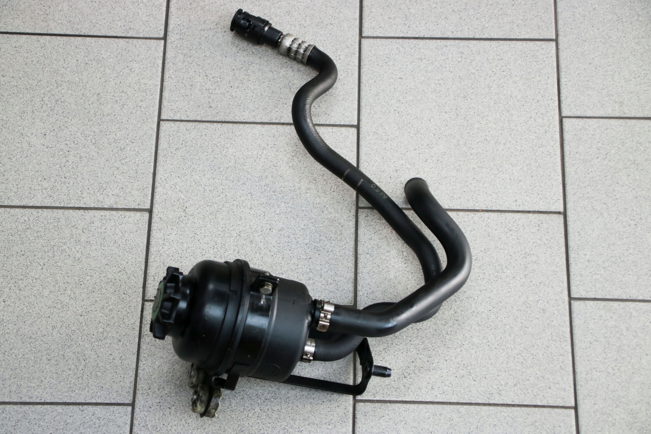 BMW E60 E61 N47 serbatoio LIQUIDO SERVOSTERZO 1097164