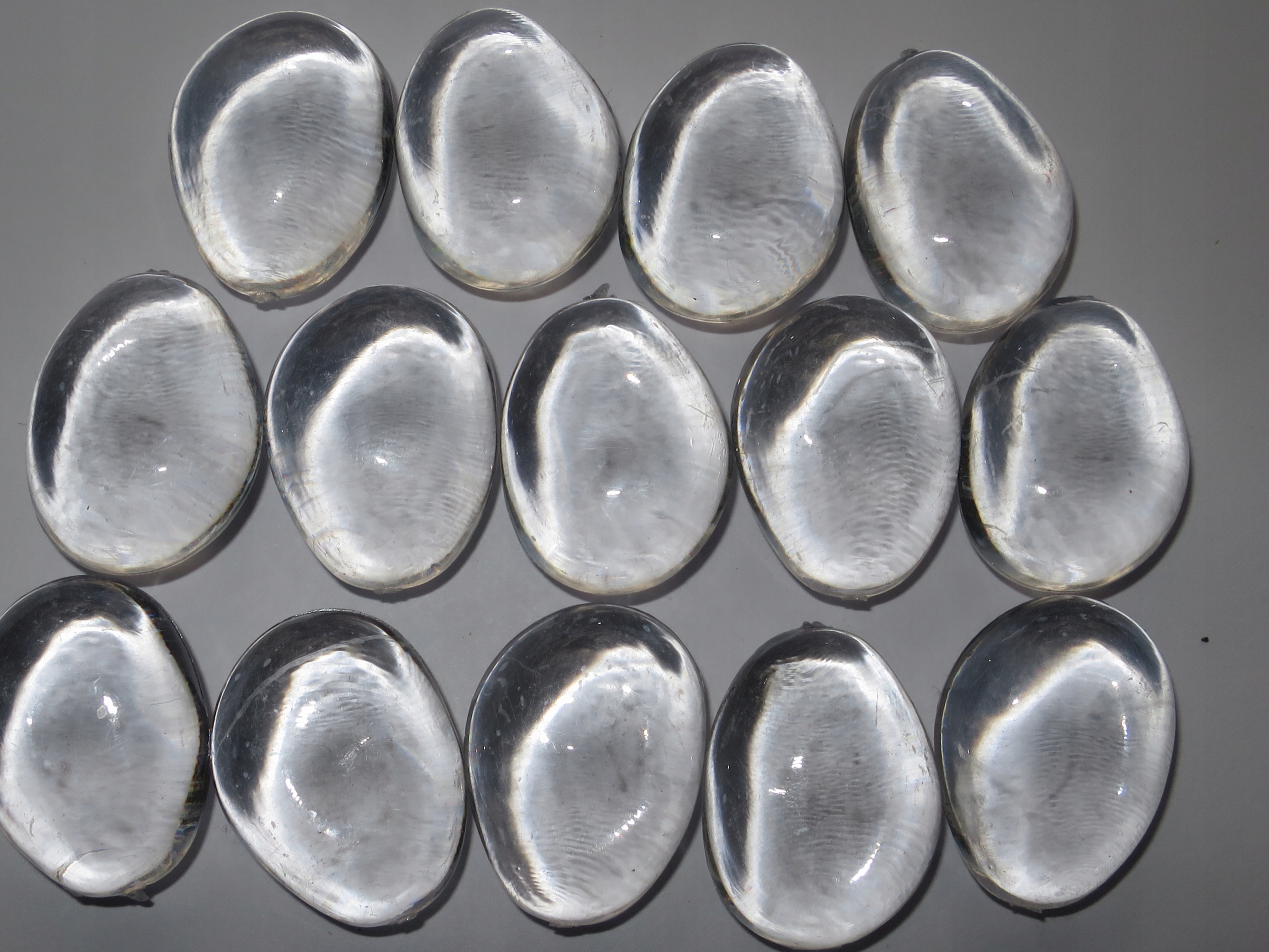 DIAMENTY GROCH KRYSZTAŁKI AKRYLOWE CLEAR 14SZT Frakcja 15-25 mm