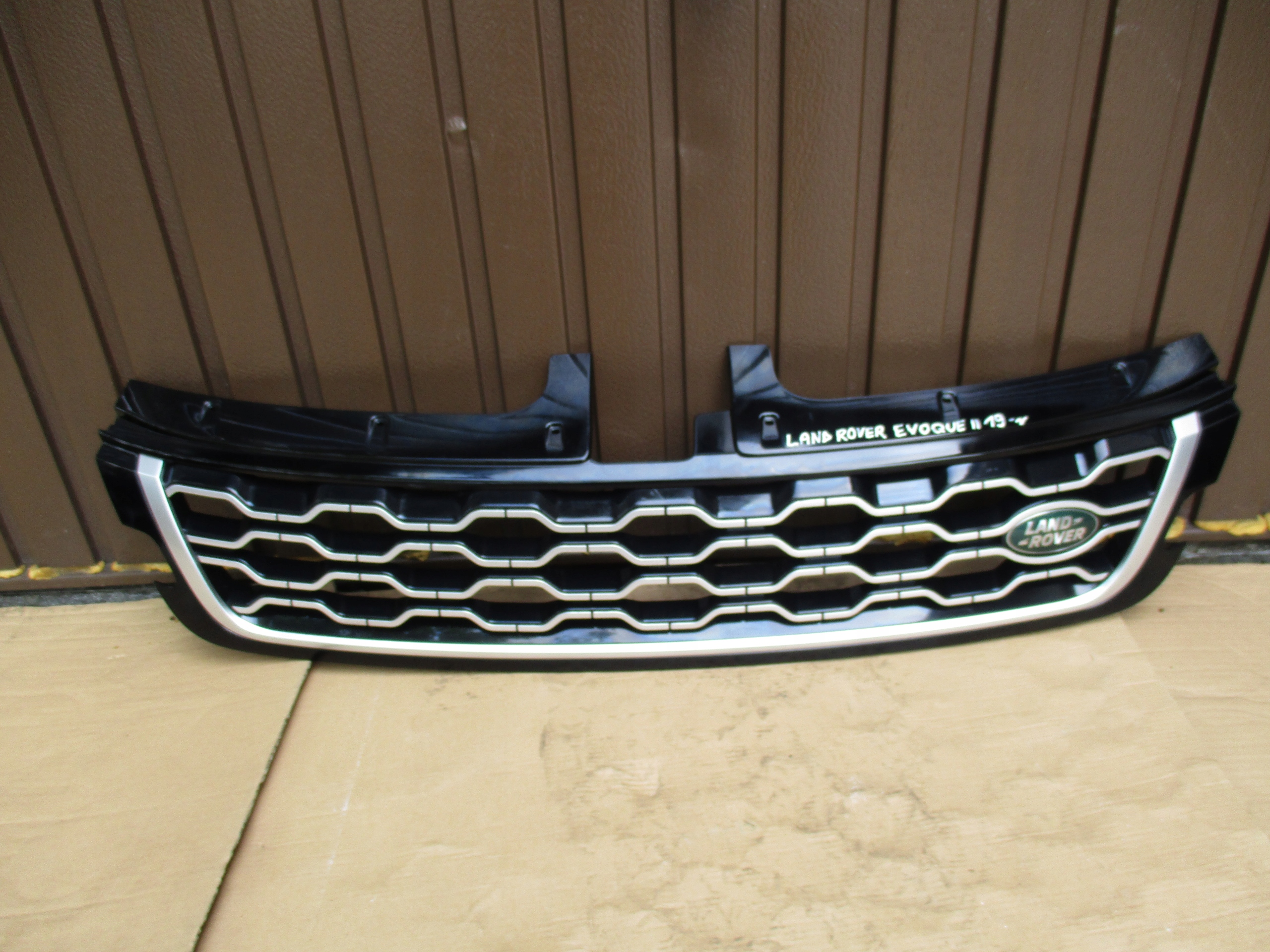 grill Land Rover Evoqe II 19r- K8D28200A