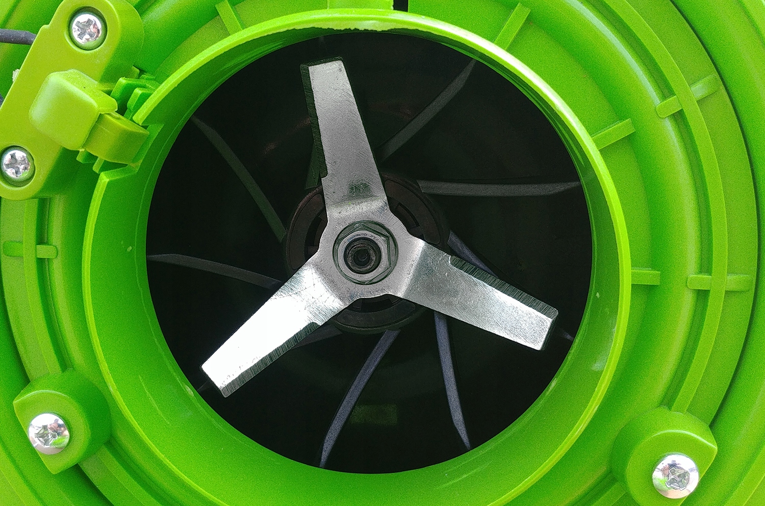 DMUCHAWA SPALINOWA ODKURZACZ DO LIŚCI 320km/h BASS POLSKA MOCNA Moc 750 W