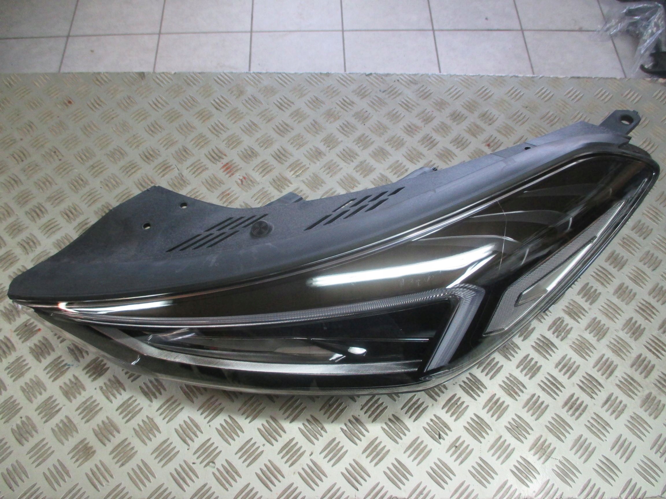 light left FULL LED HYUNDAI TUCSON III LIFT 18R