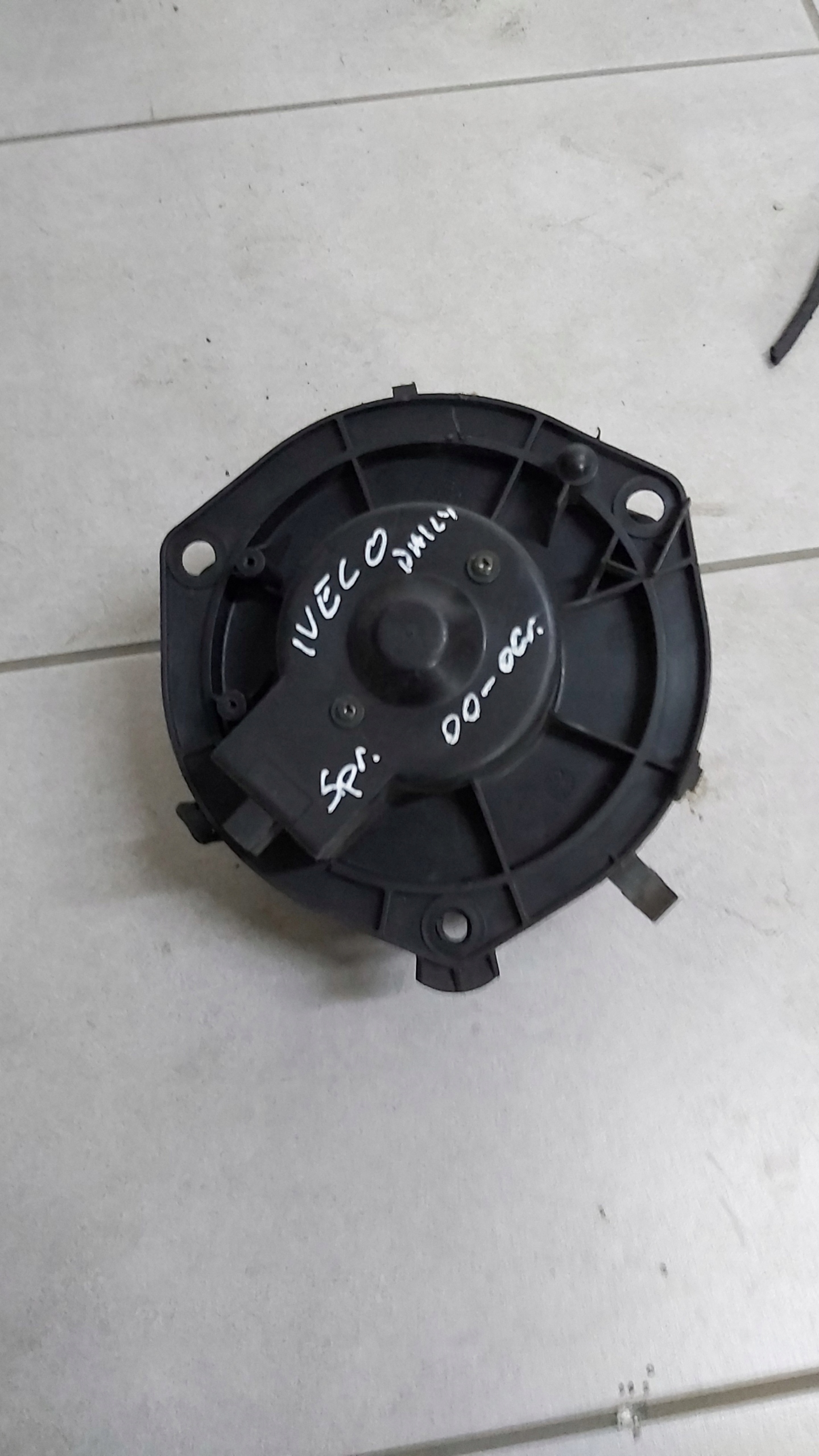 WENTYLATOR DMUCHAWA NAWIEWU IVECO DAILY 00-06 EU