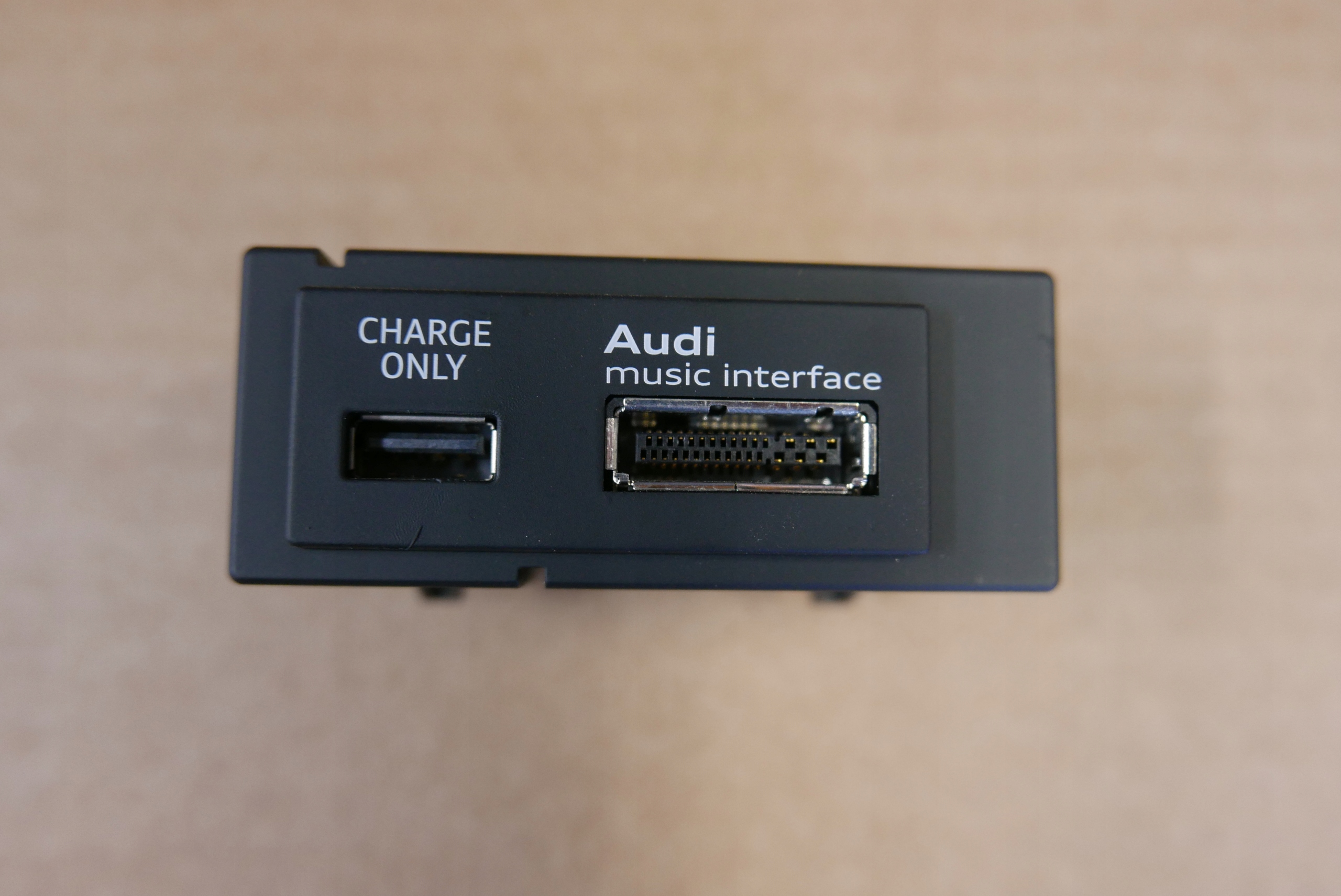 AUDI A3 MUSIC INTERFACE підключення USB 8V0035736B