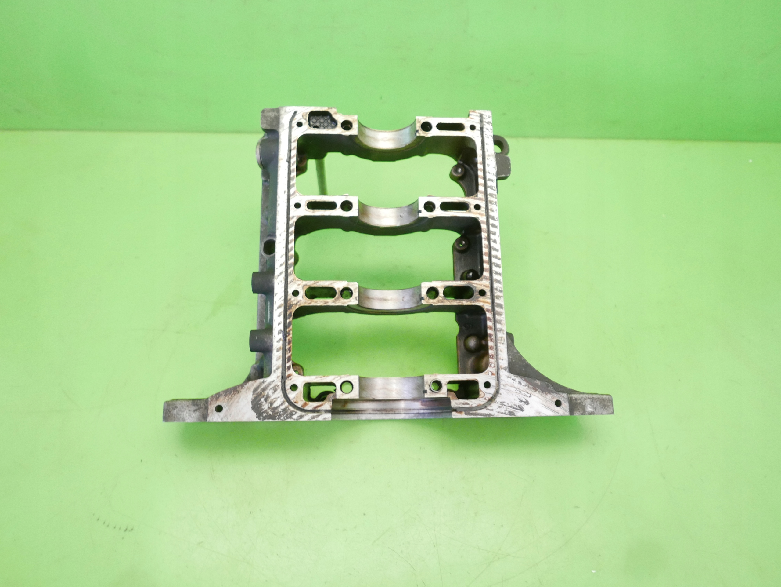 PODSTAWA WAŁU 90571502 OPEL CORSA B FL 1.0 12V 97-