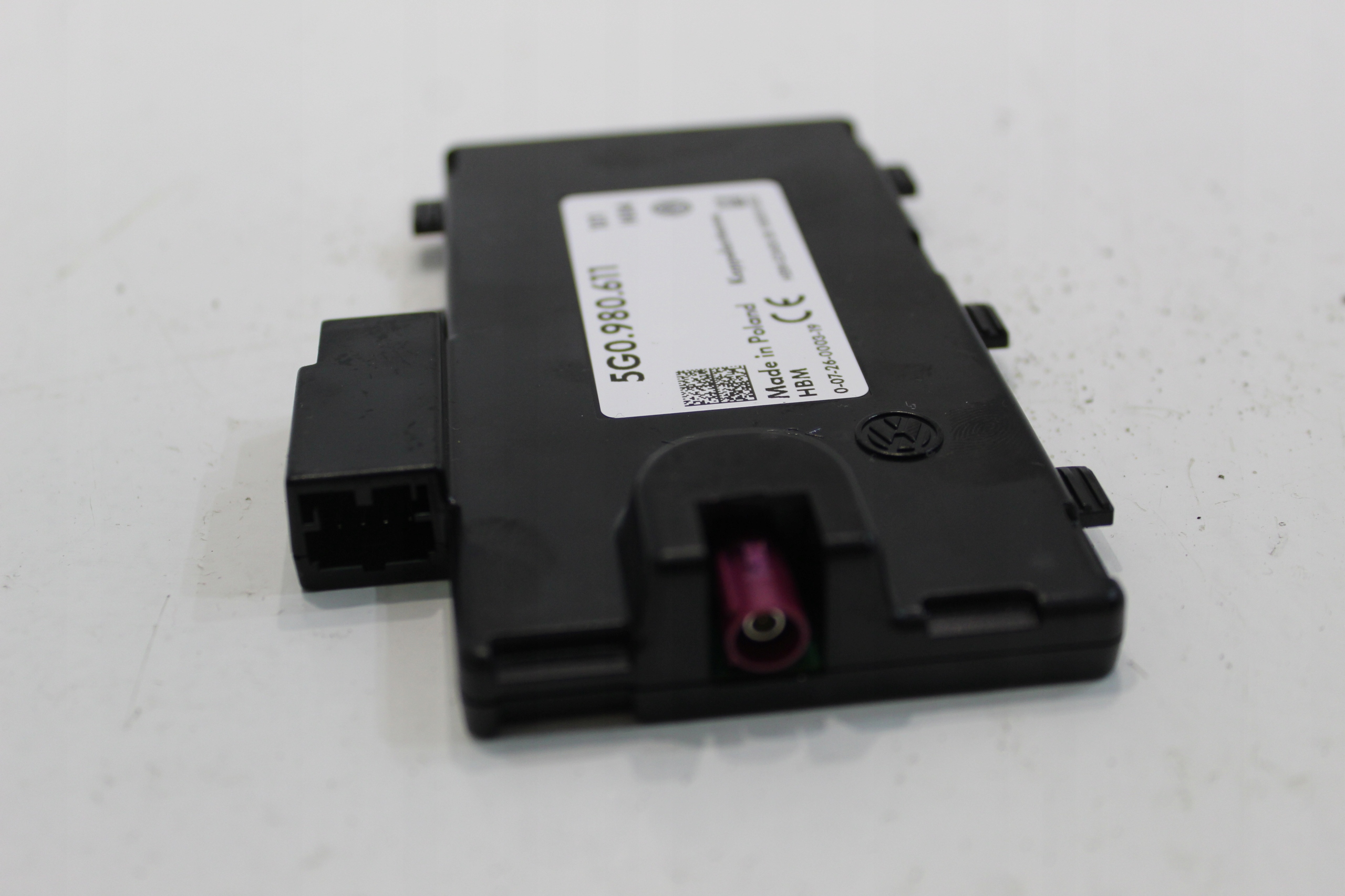 VW ARTEON WZMACNIACZ ANTENOWY 5G0980611